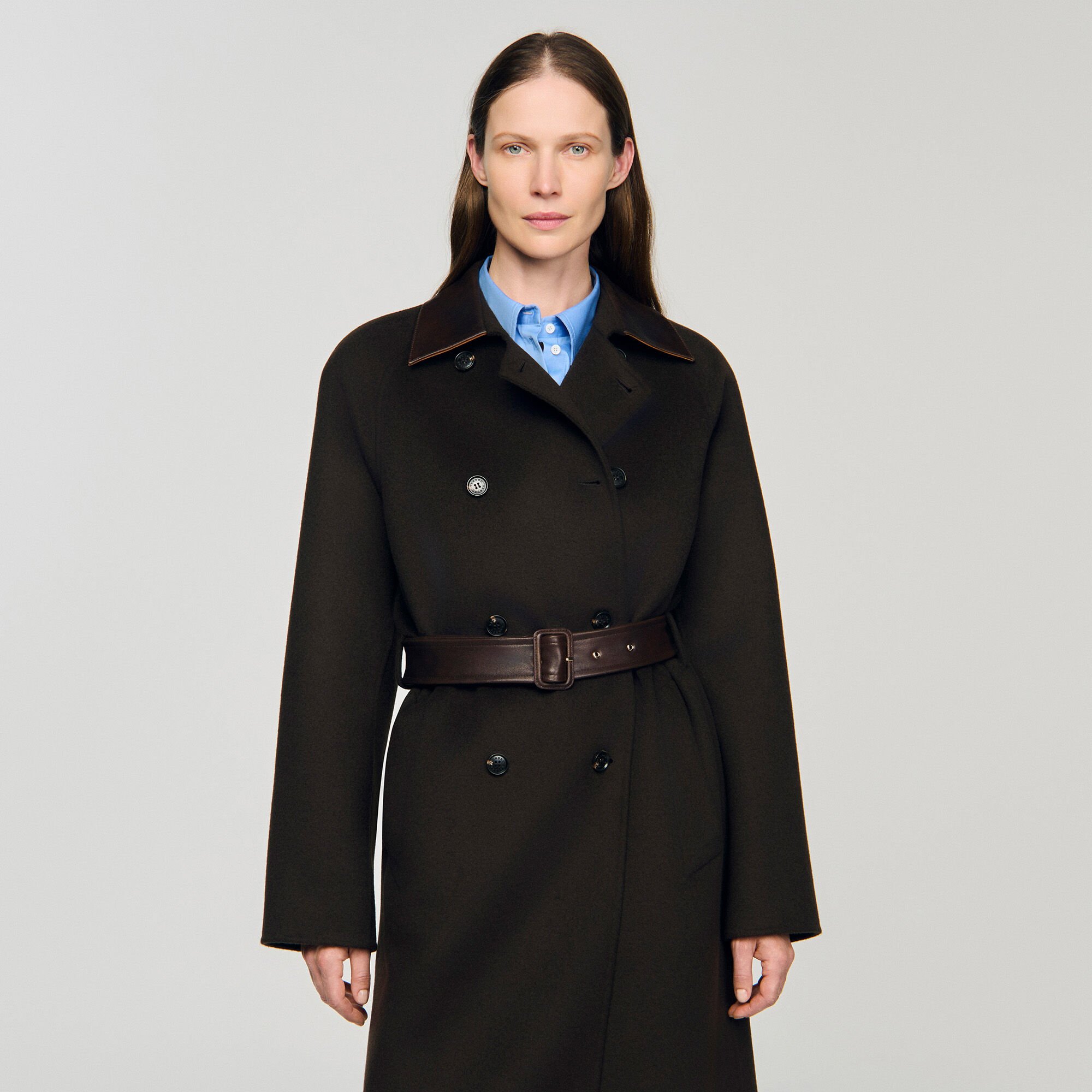 Manteau long en laine et cuir