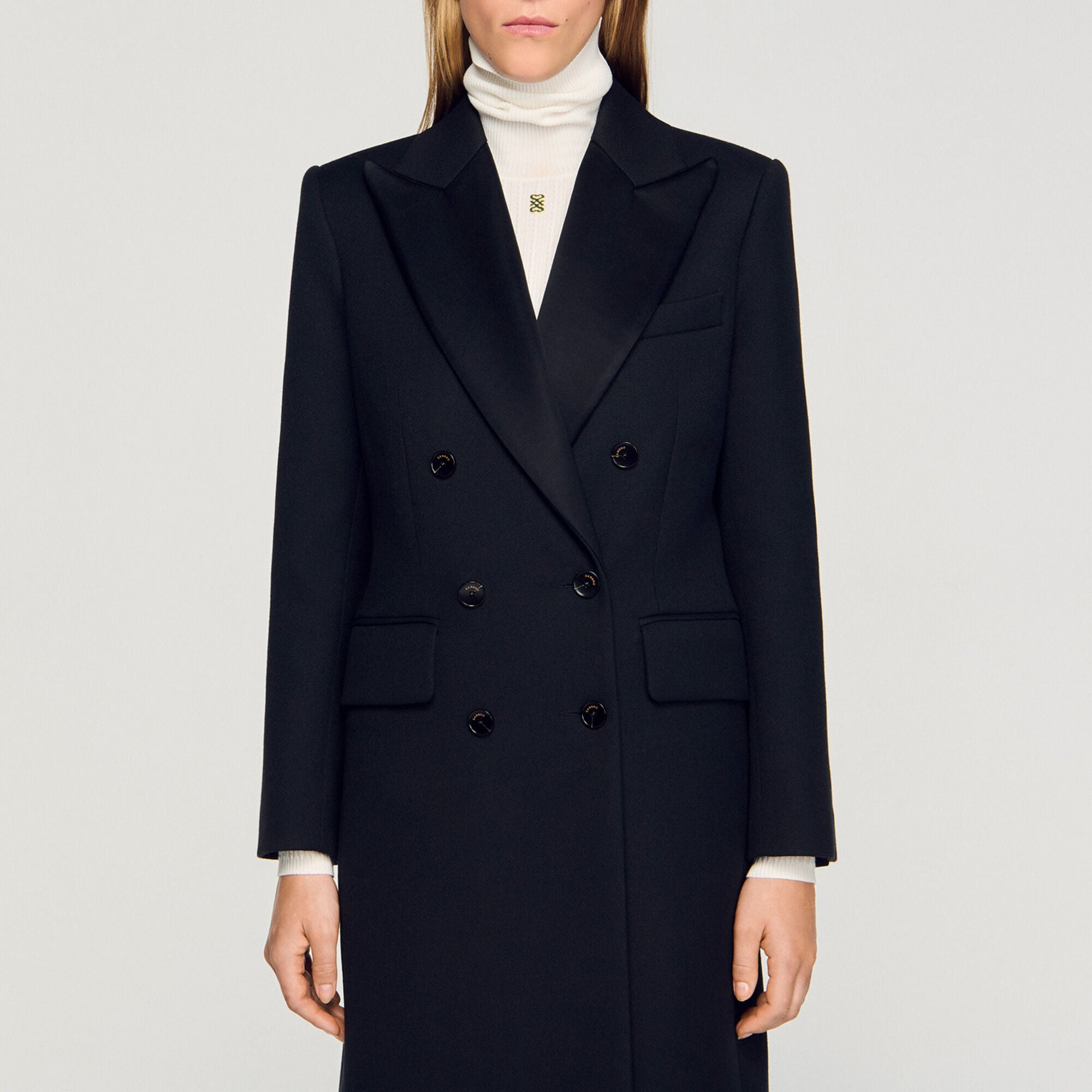 Manteau long &agrave; revers satin&eacute;s - Femme | Sandro Paris