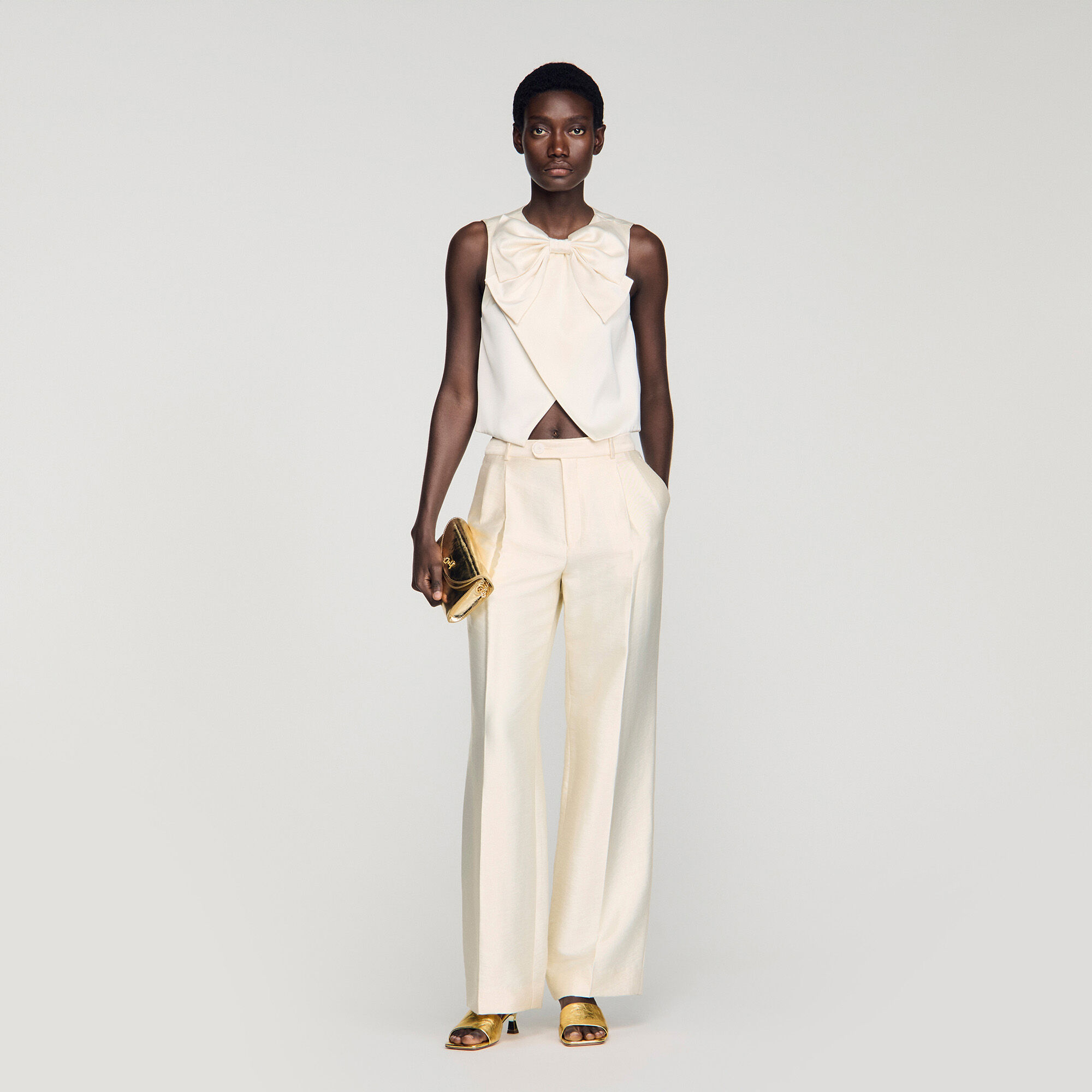 Top court satin&eacute; &agrave; n&oelig;ud