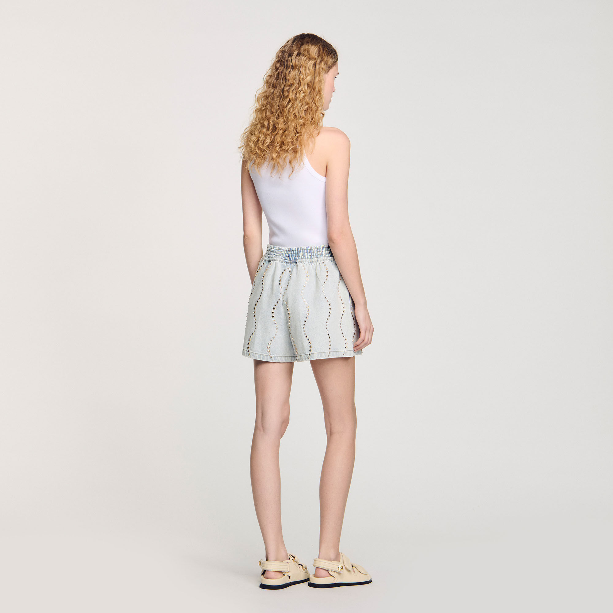 Short en jean strassé et perlé
