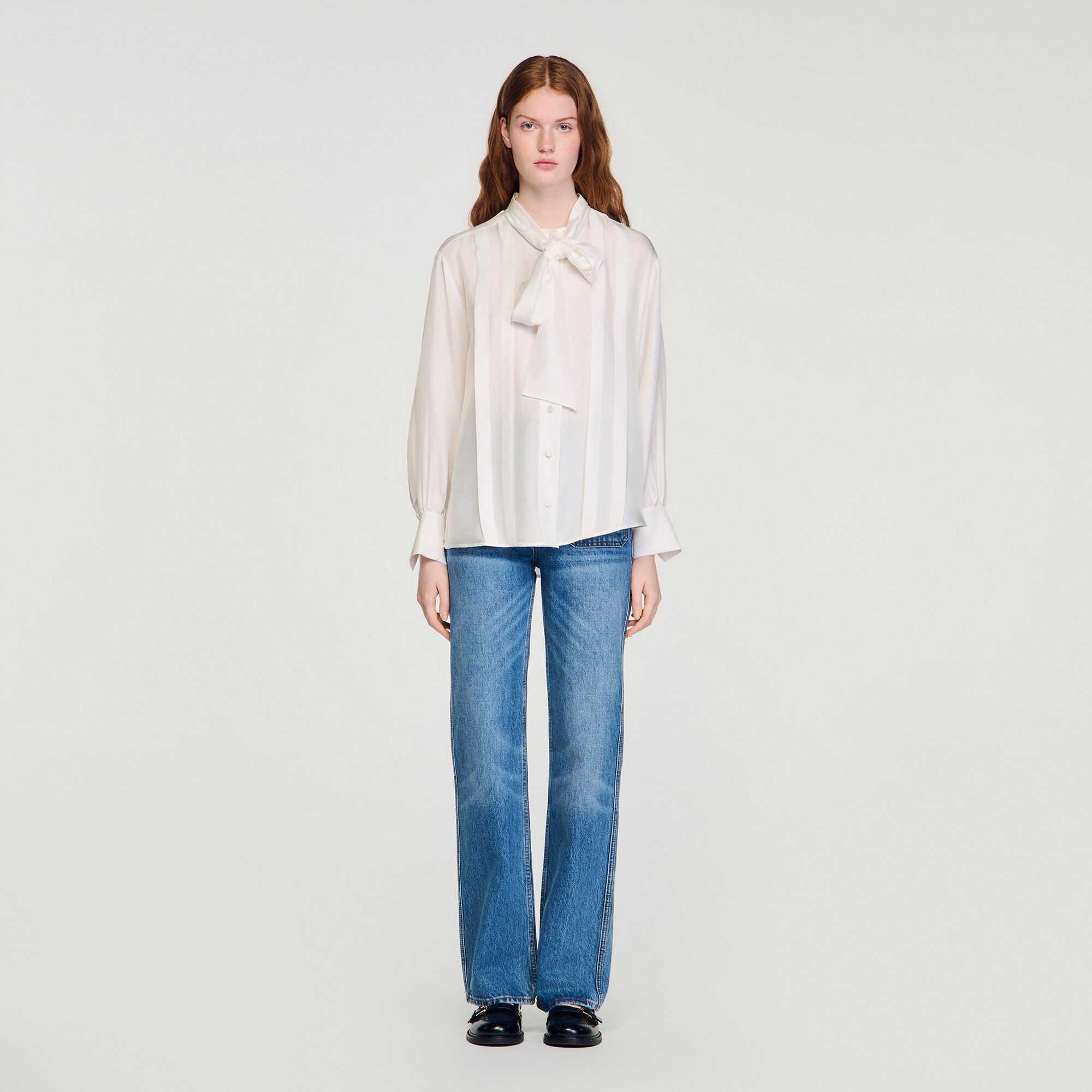 Chemise en soie &agrave; lavalli&egrave;re
