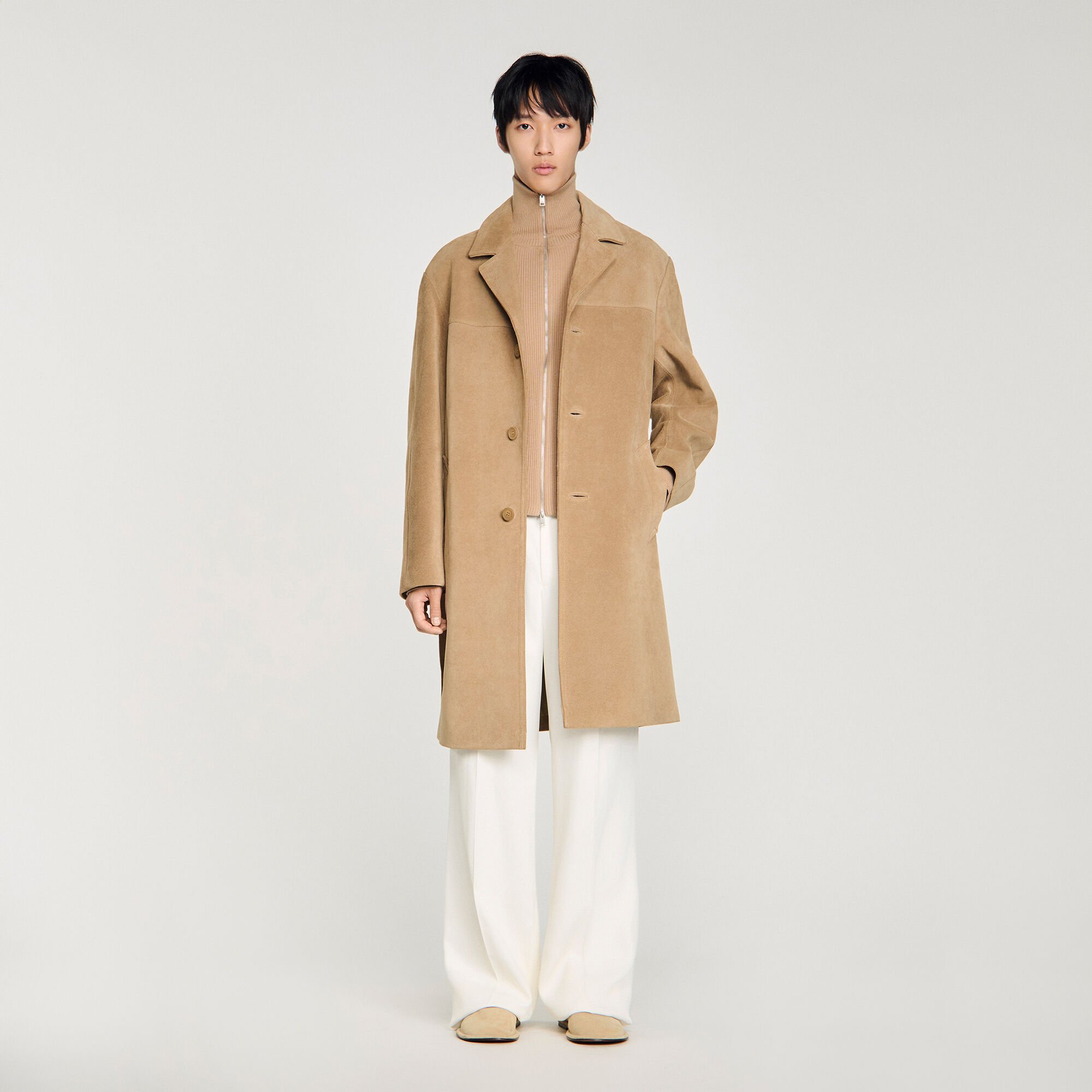 Manteau long en cuir ceintur&eacute;