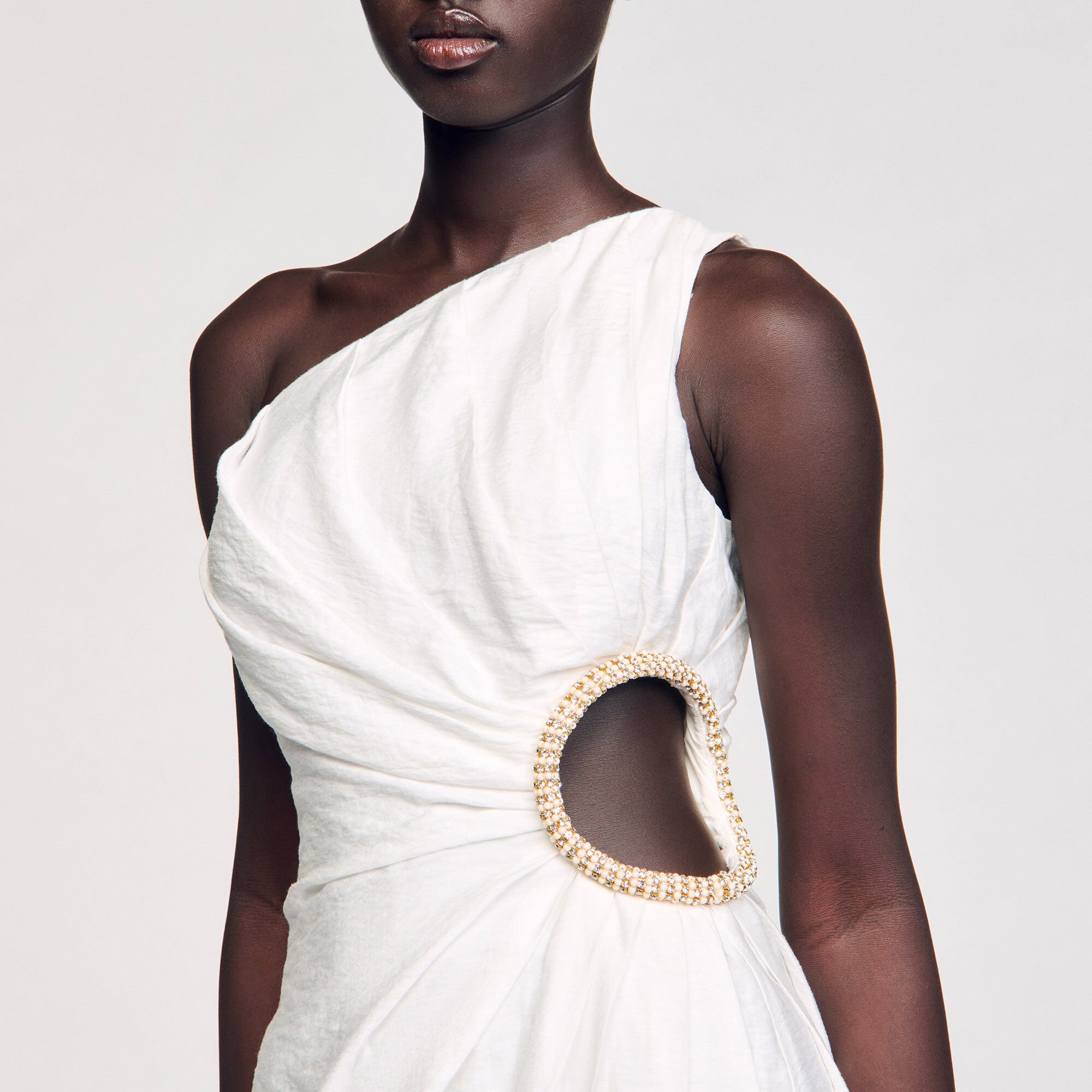 Robe courte asymétrique