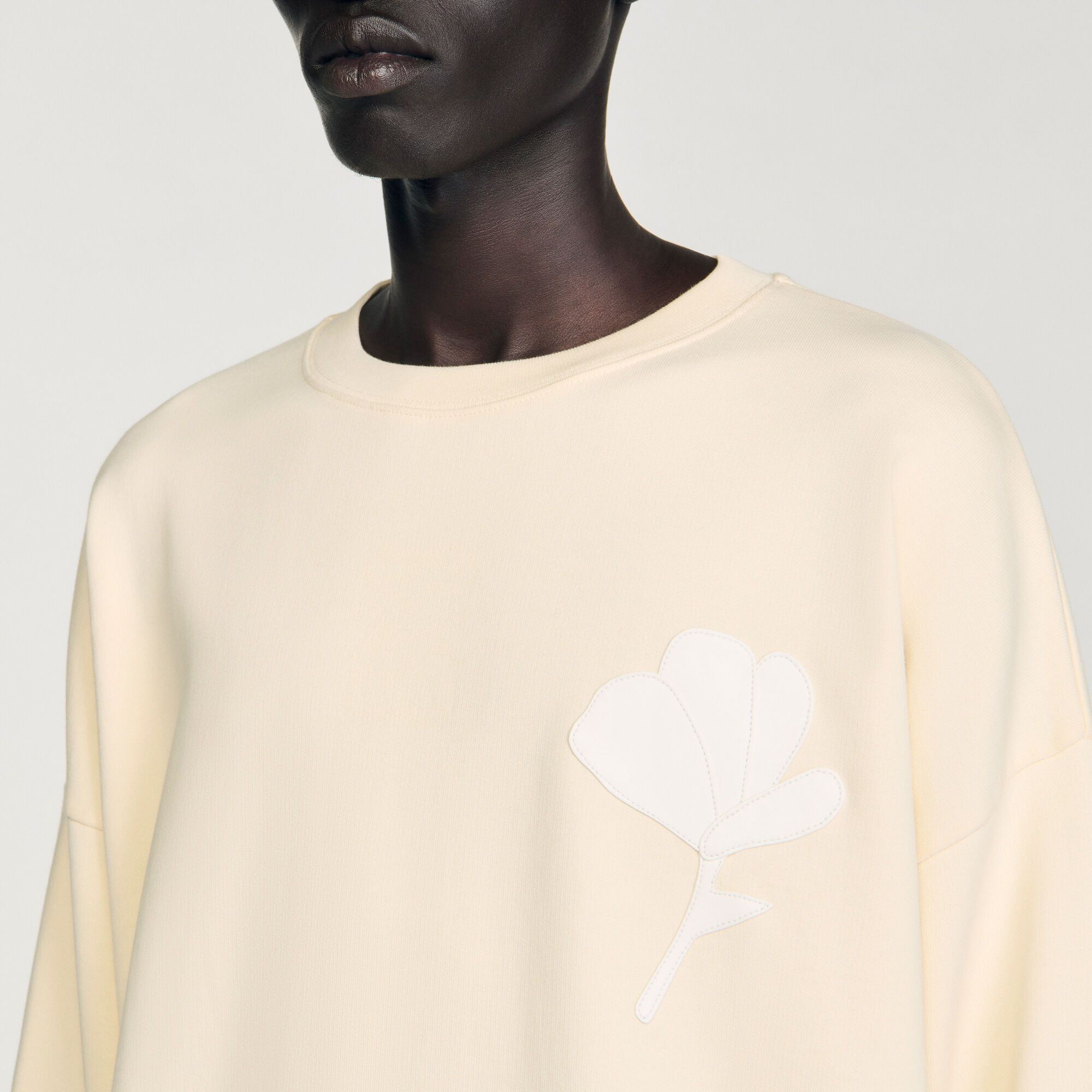 Sweatshirt à patch fleur