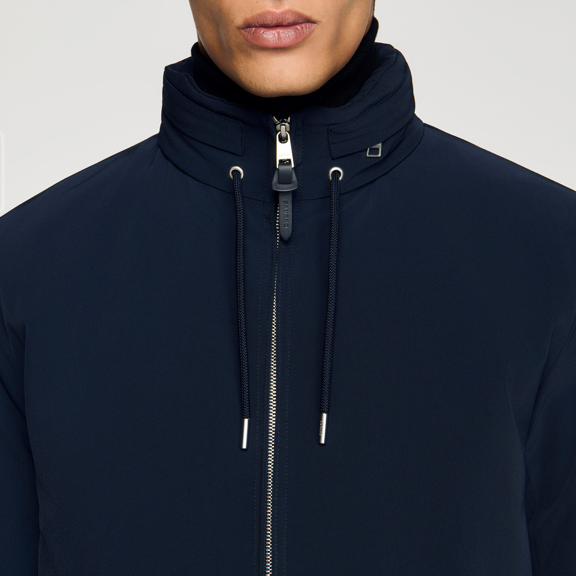 Blouson zipp&eacute; &agrave; capuche