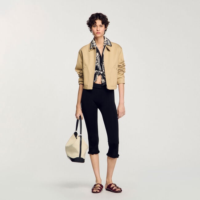 Blouson court à détails strassés