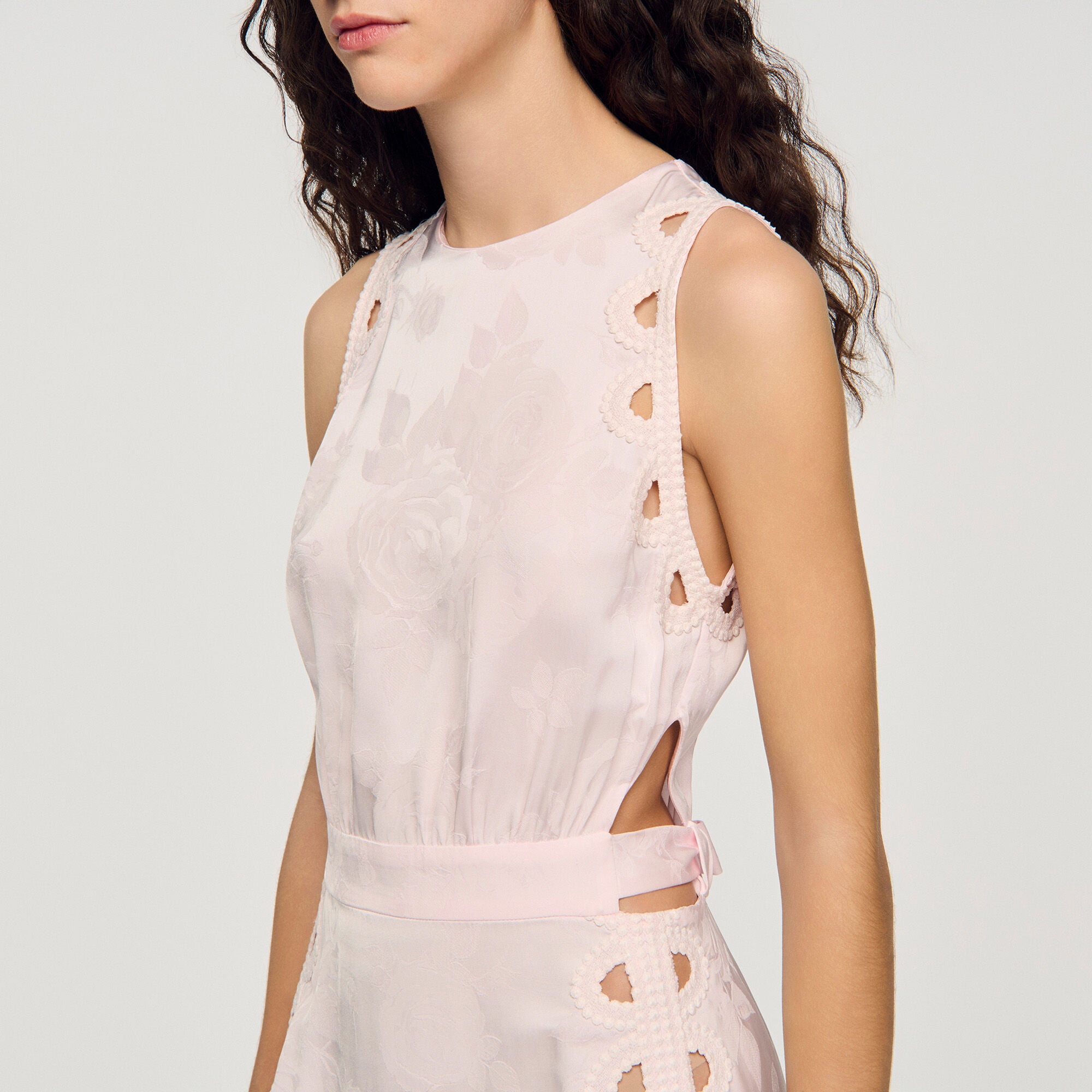 Robe longue &agrave; jacquard fleurs
