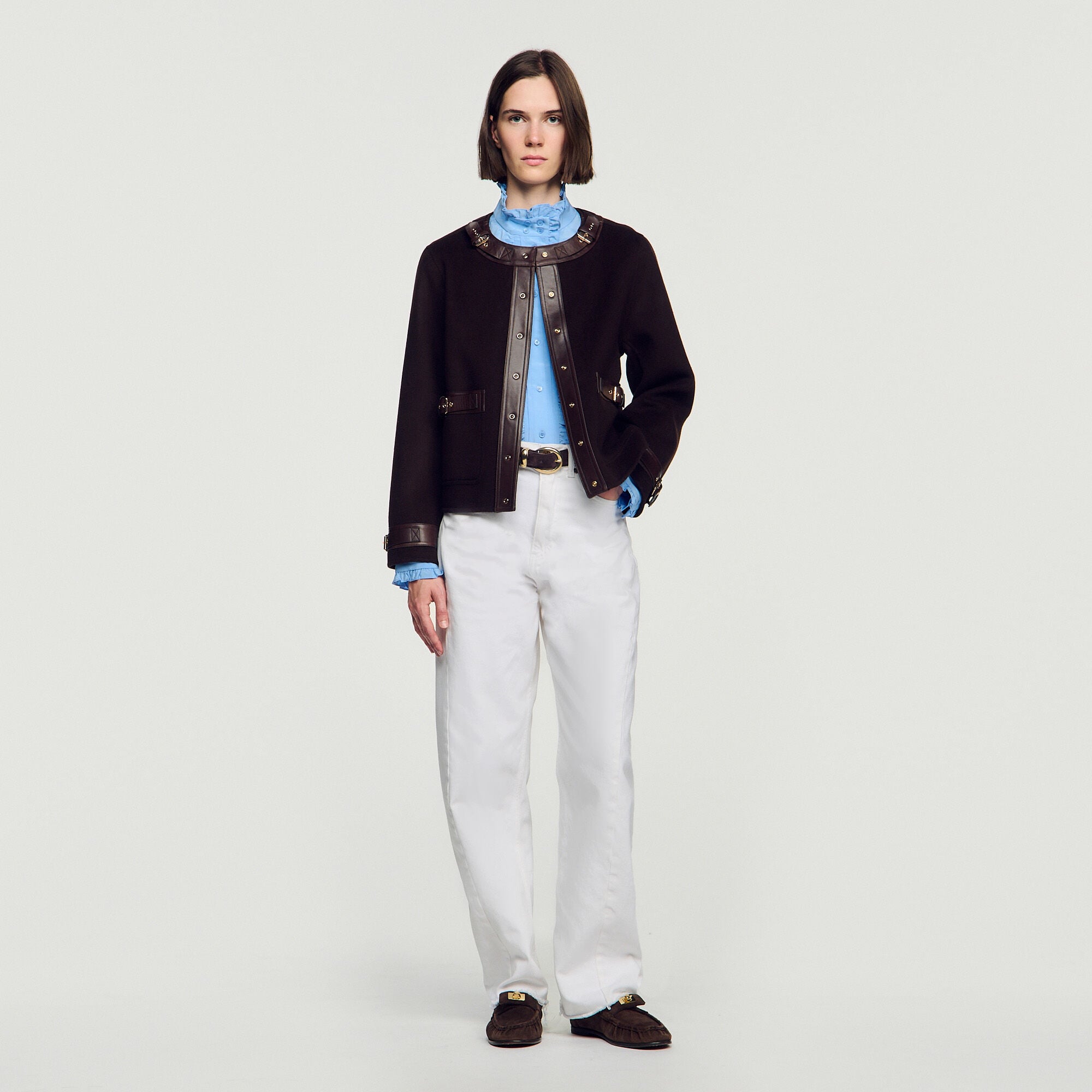 Manteau court &agrave; d&eacute;tails cuir - Femme | Sandro Paris