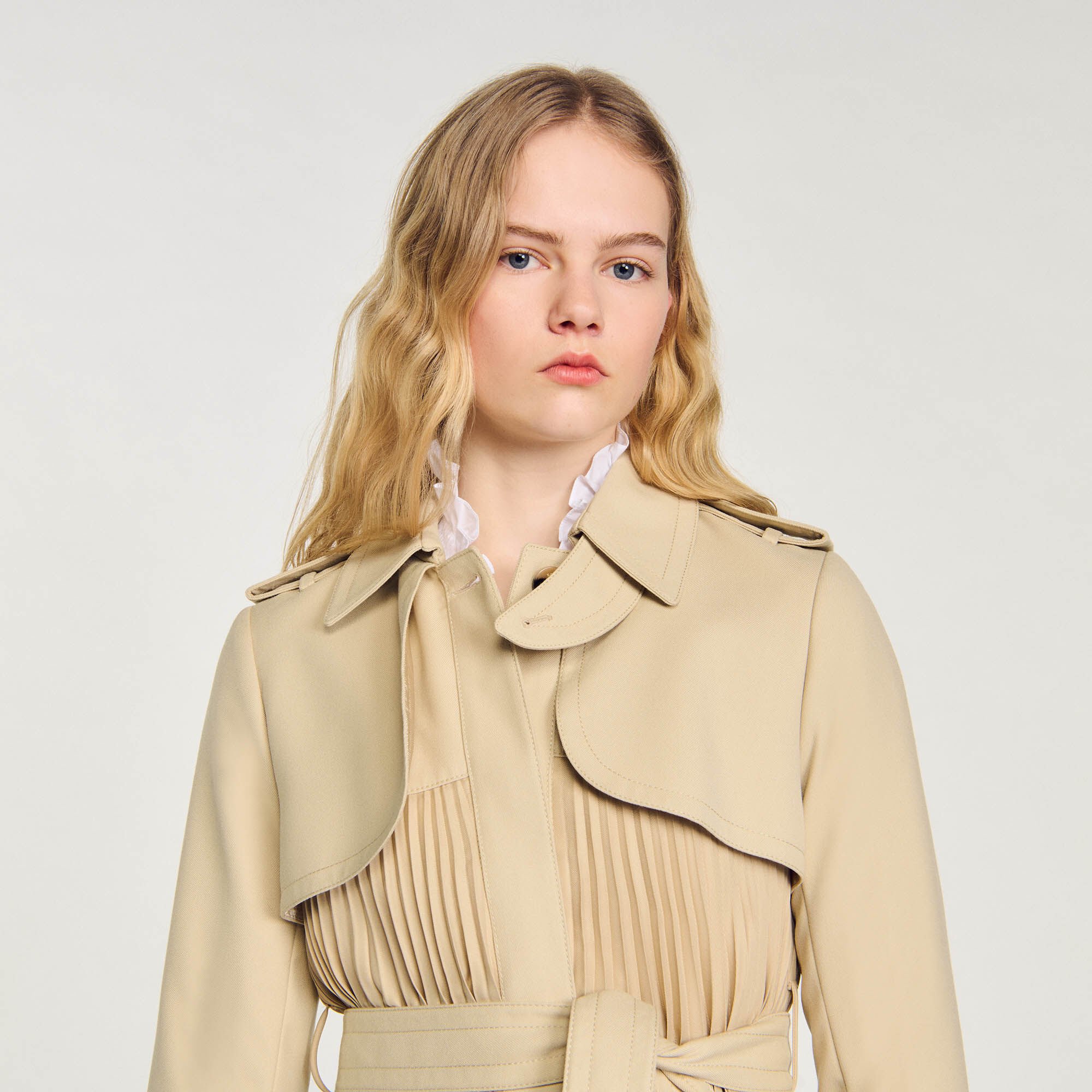 Trench plissé à ceinturer