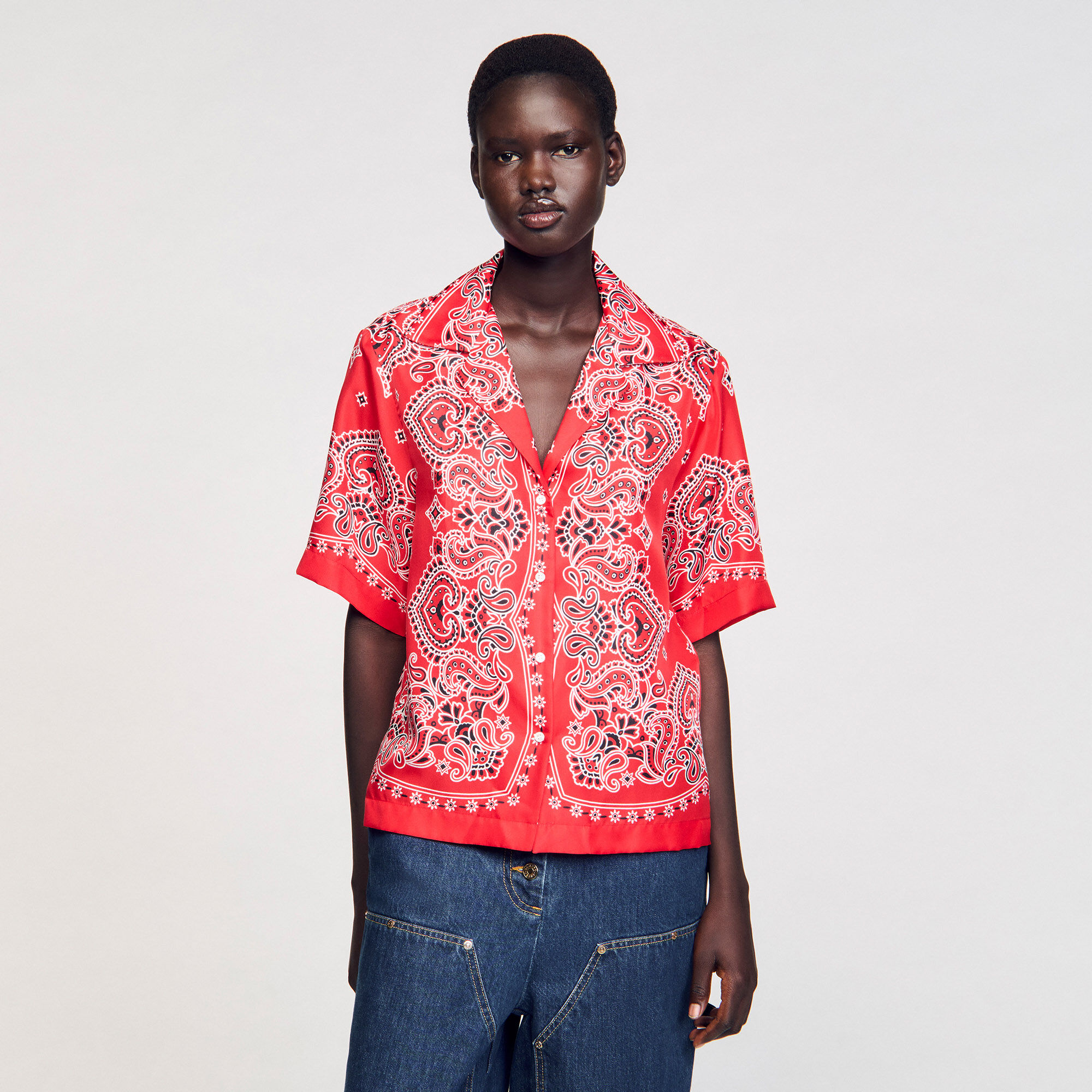 Chemise en soie à imprimé bandana