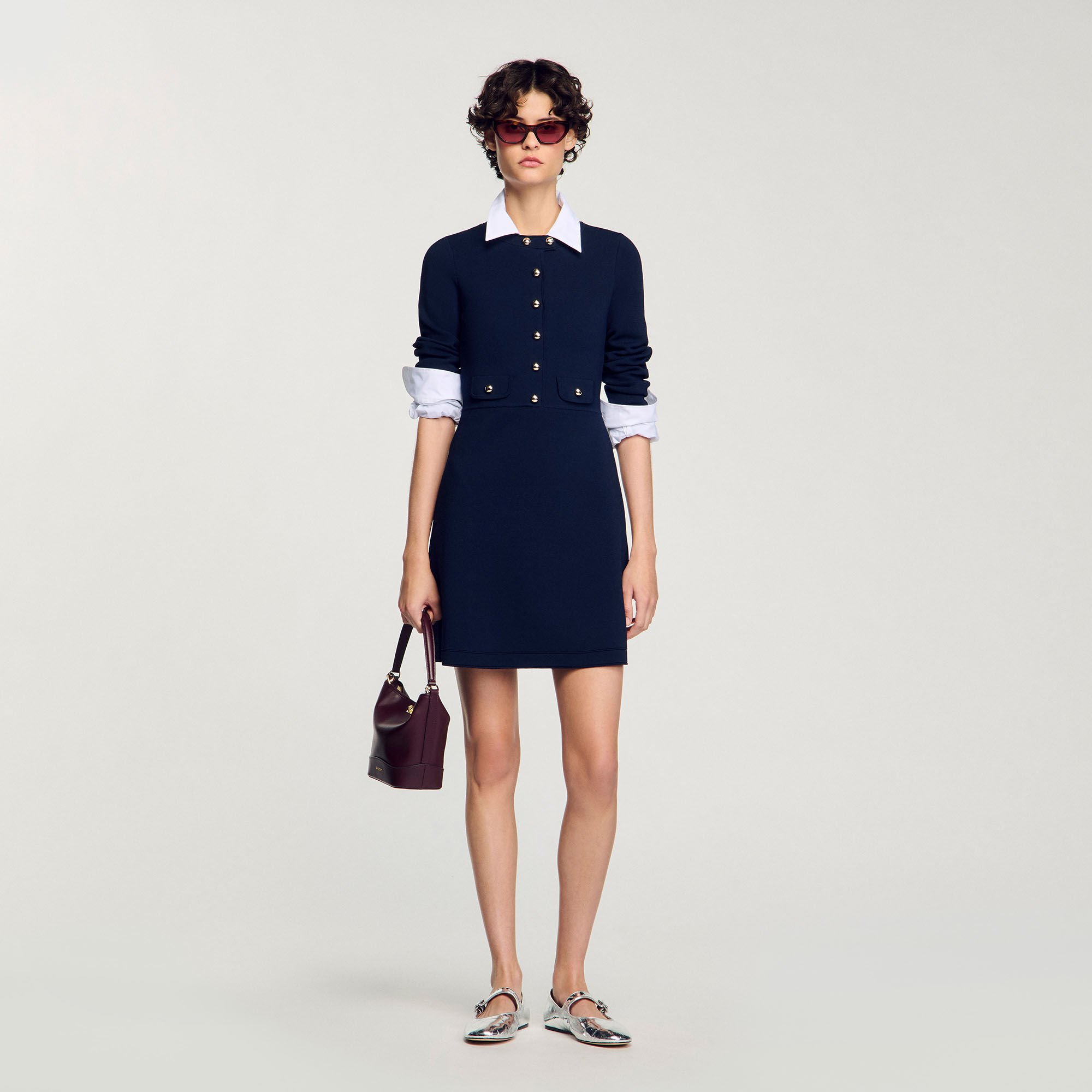Robe courte en maille boutonnée