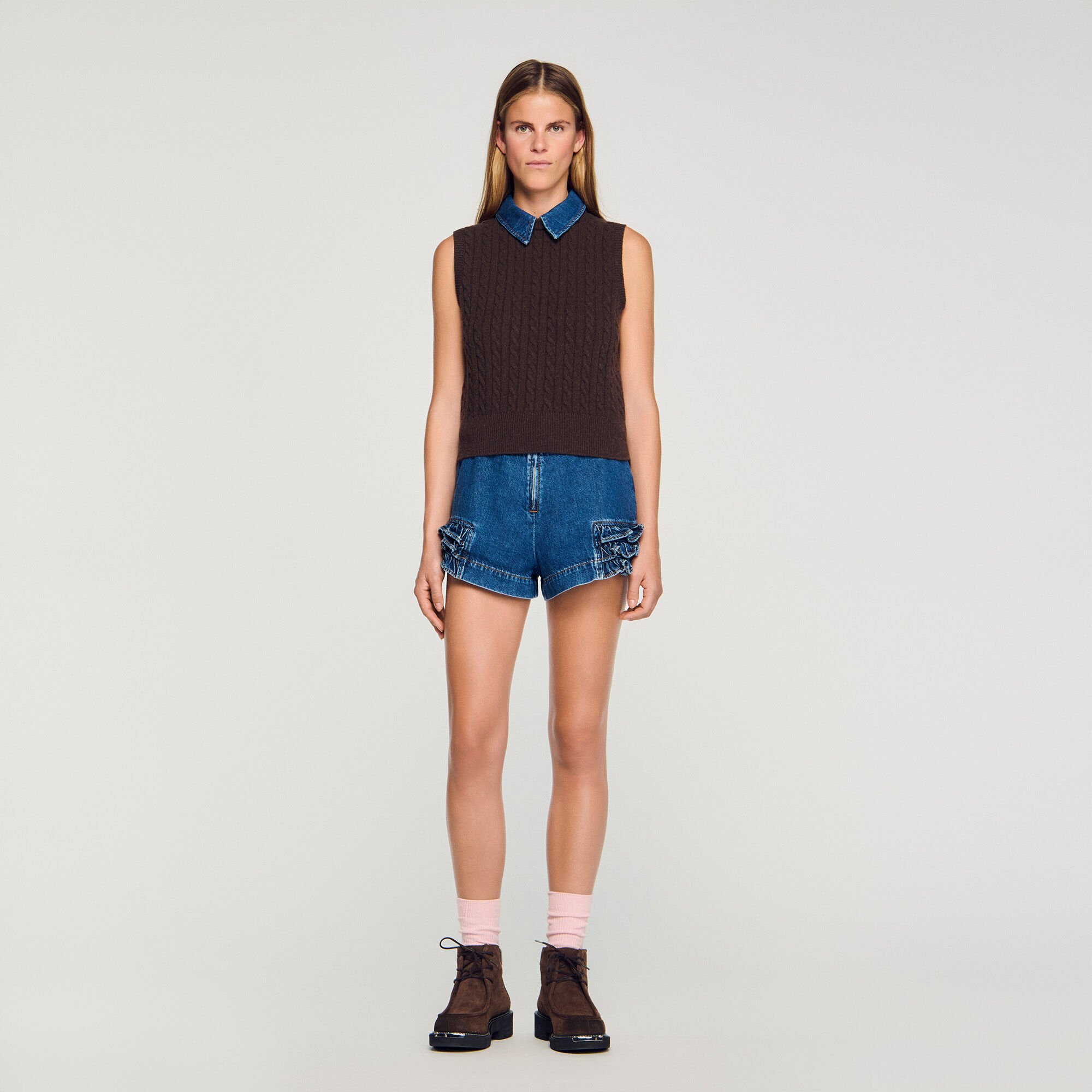 Pull en maille et denim