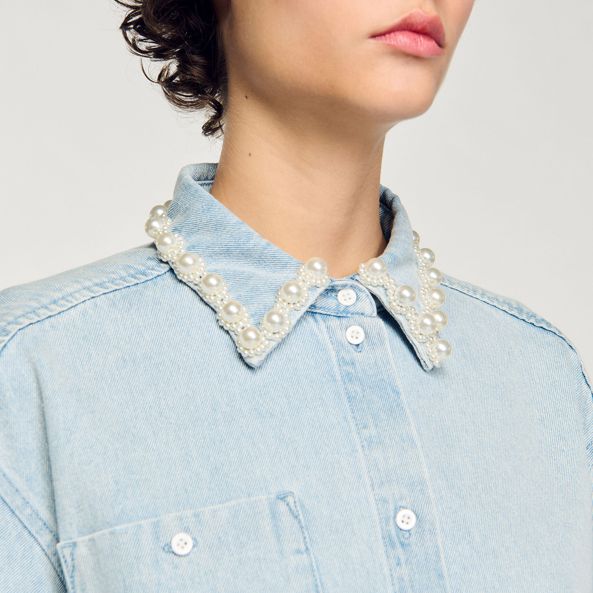 Chemise en jean à col perlé