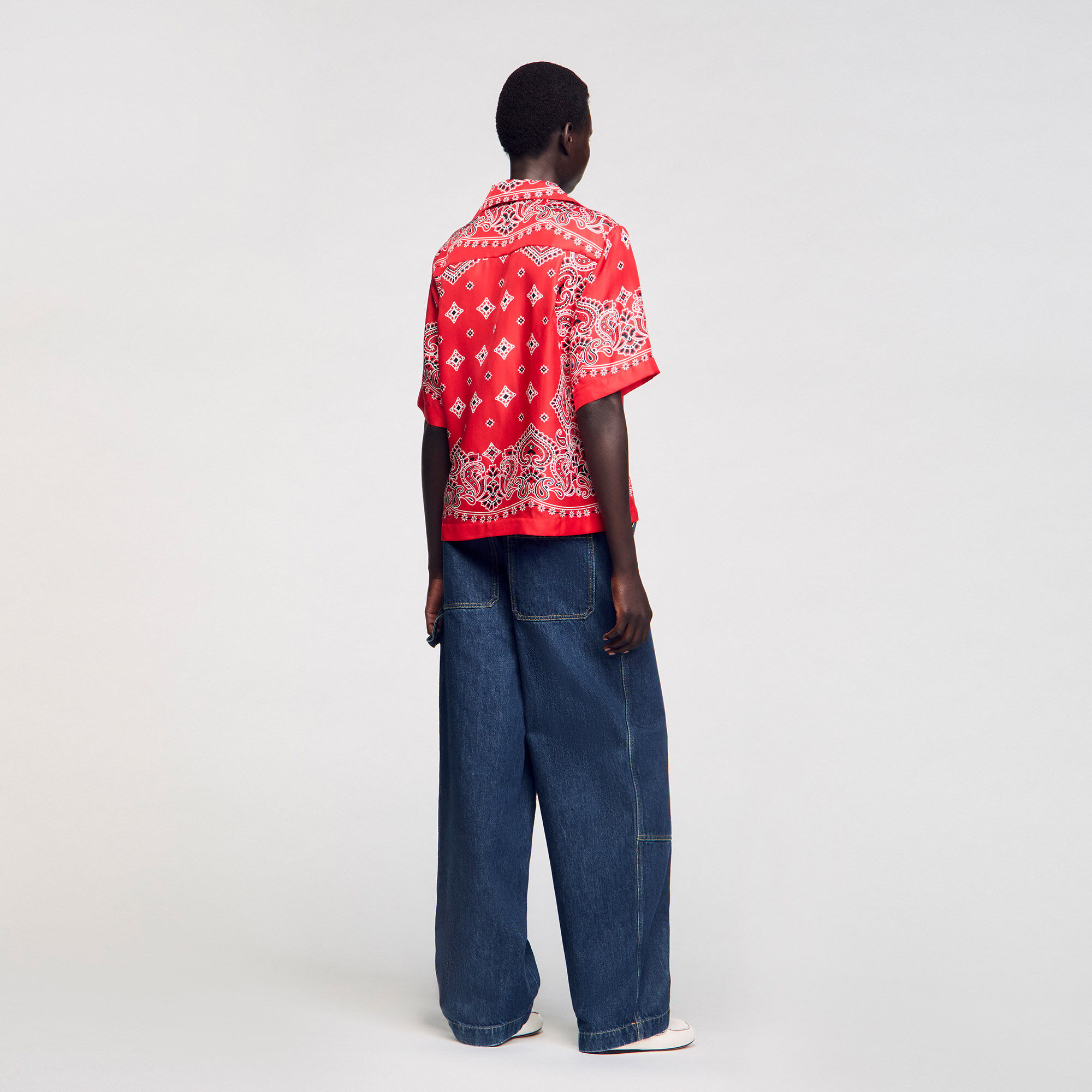 Chemise en soie à imprimé bandana