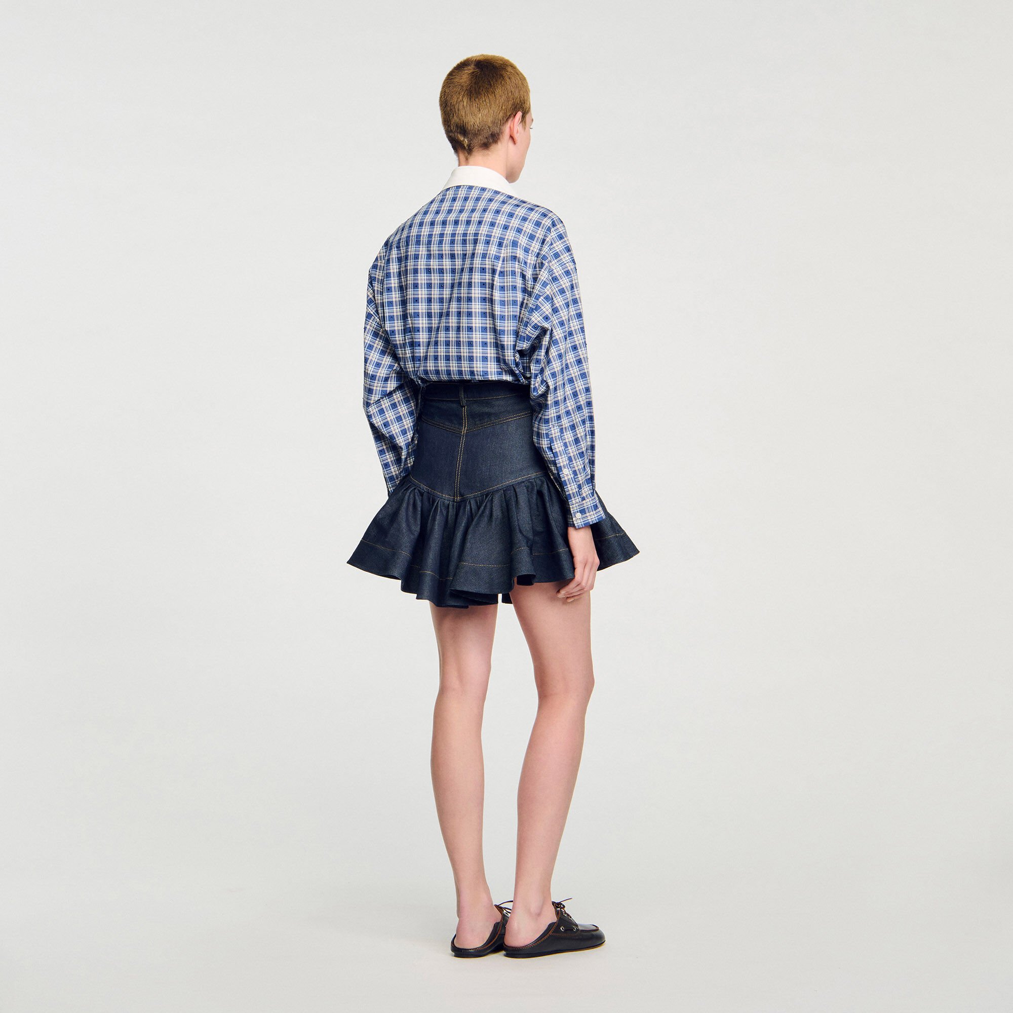 Jupe courte en denim à volants