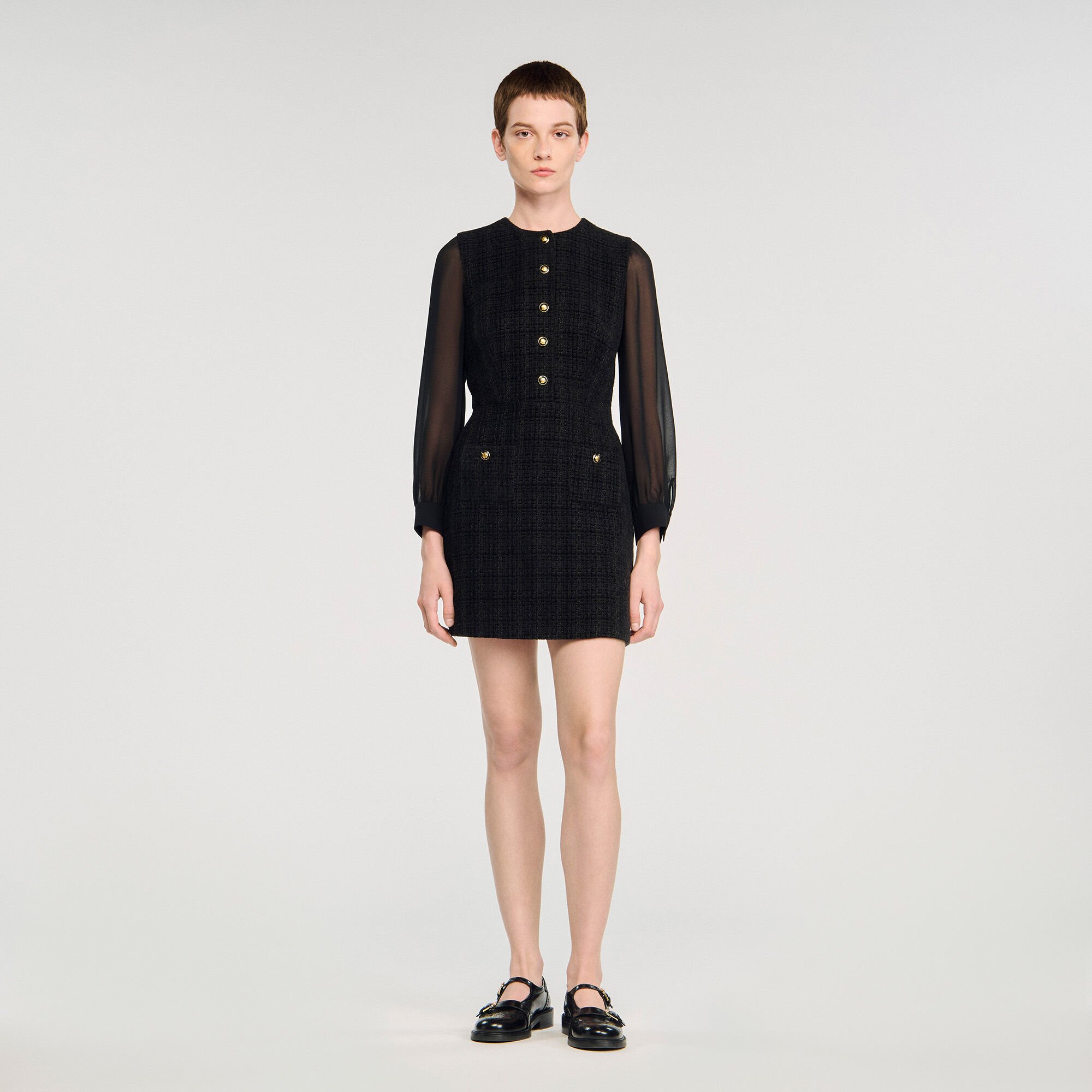 Robe courte à manches longues