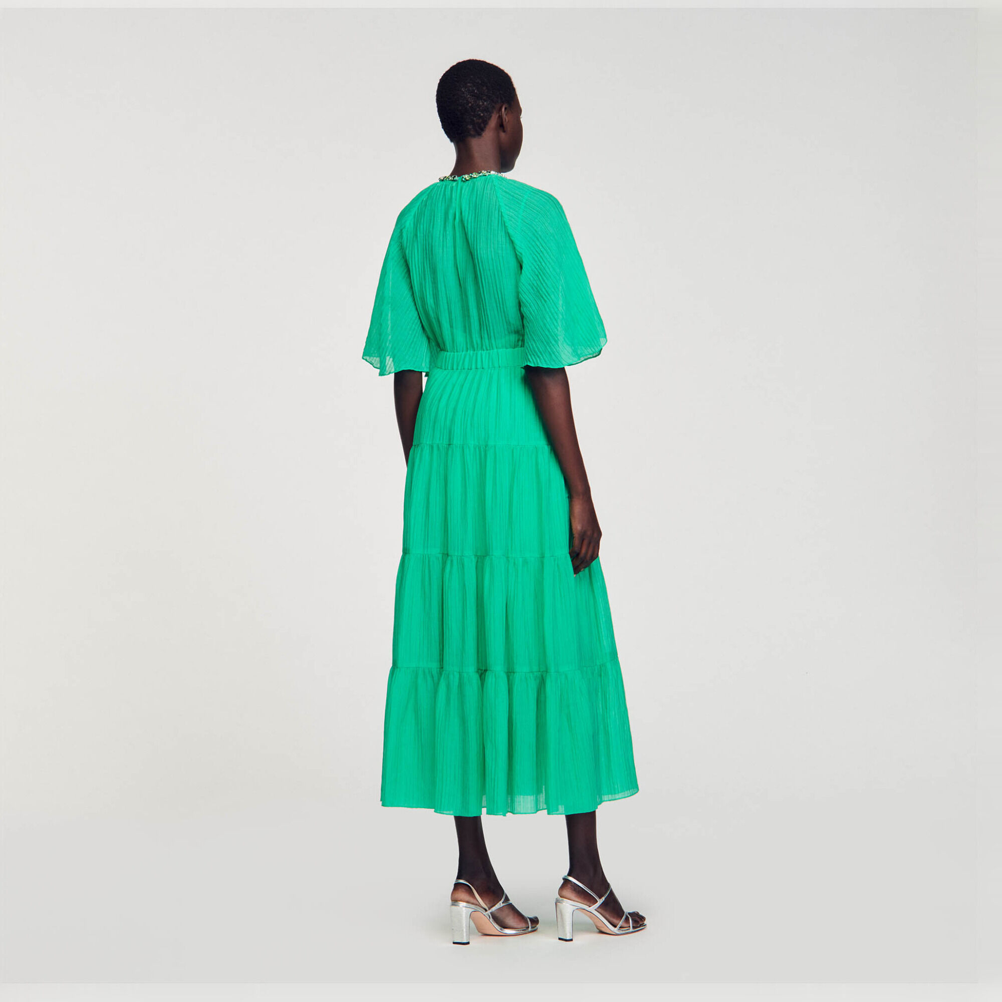 Robe midi à col strassé