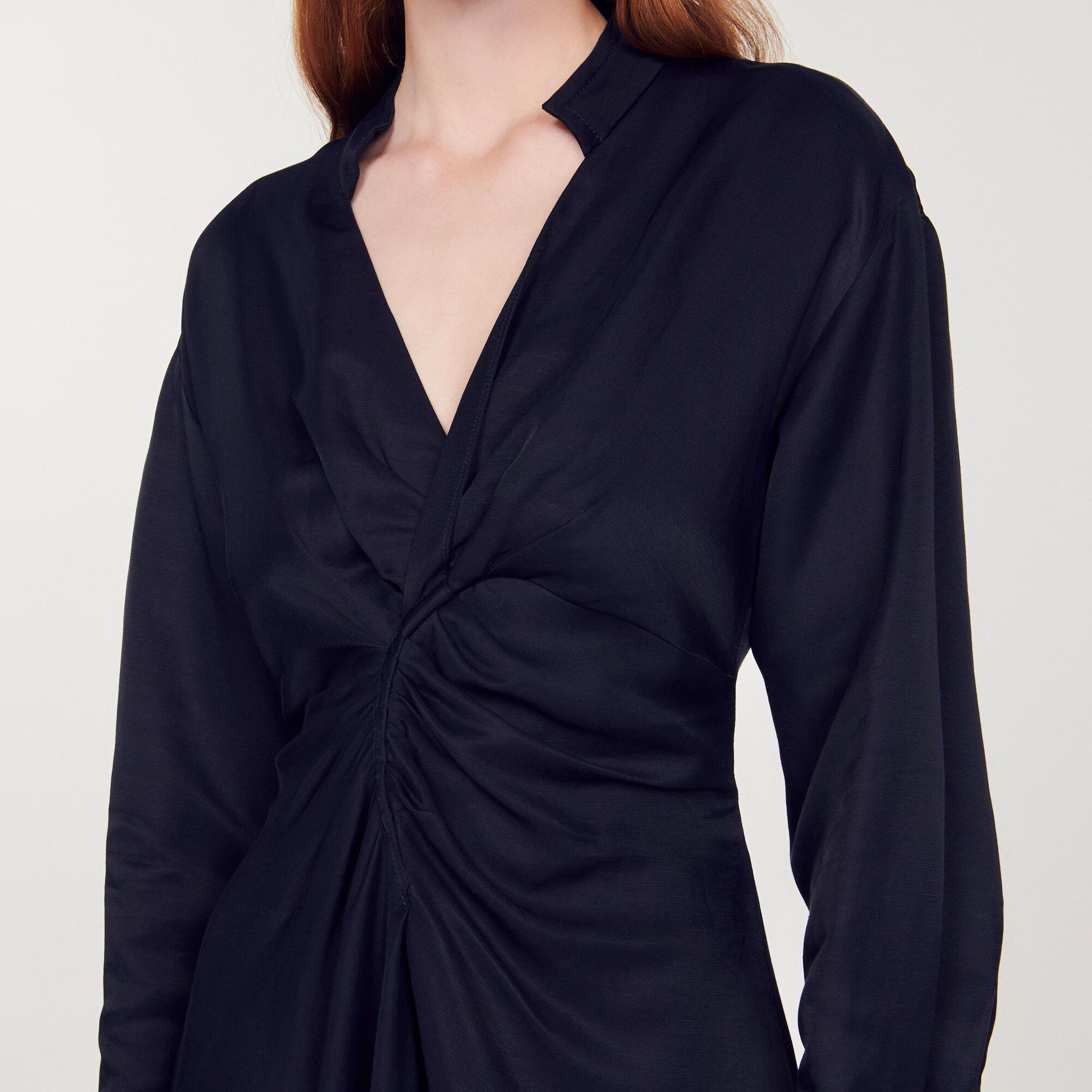 Robe courte à manches longues