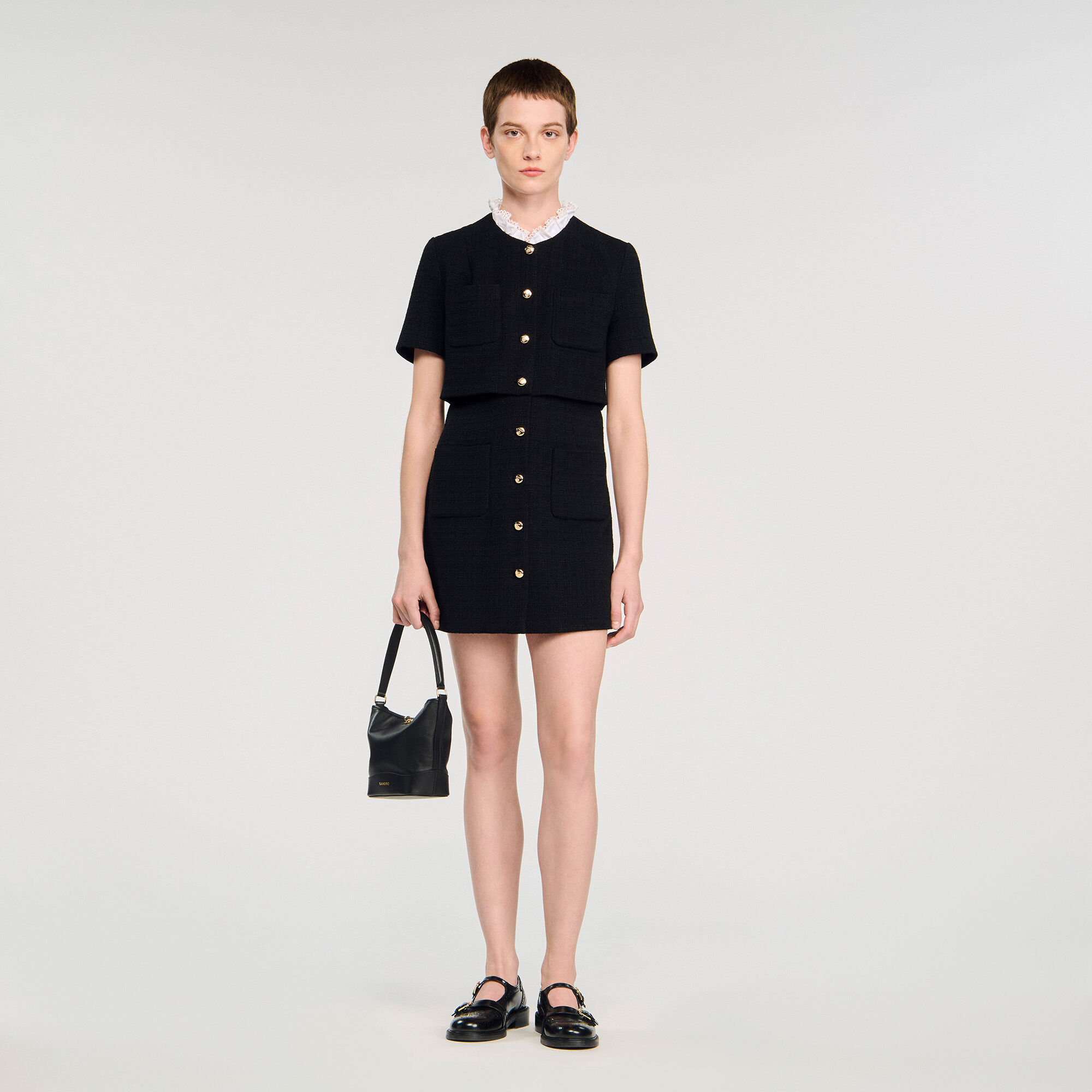 Robe courte à col amovible
