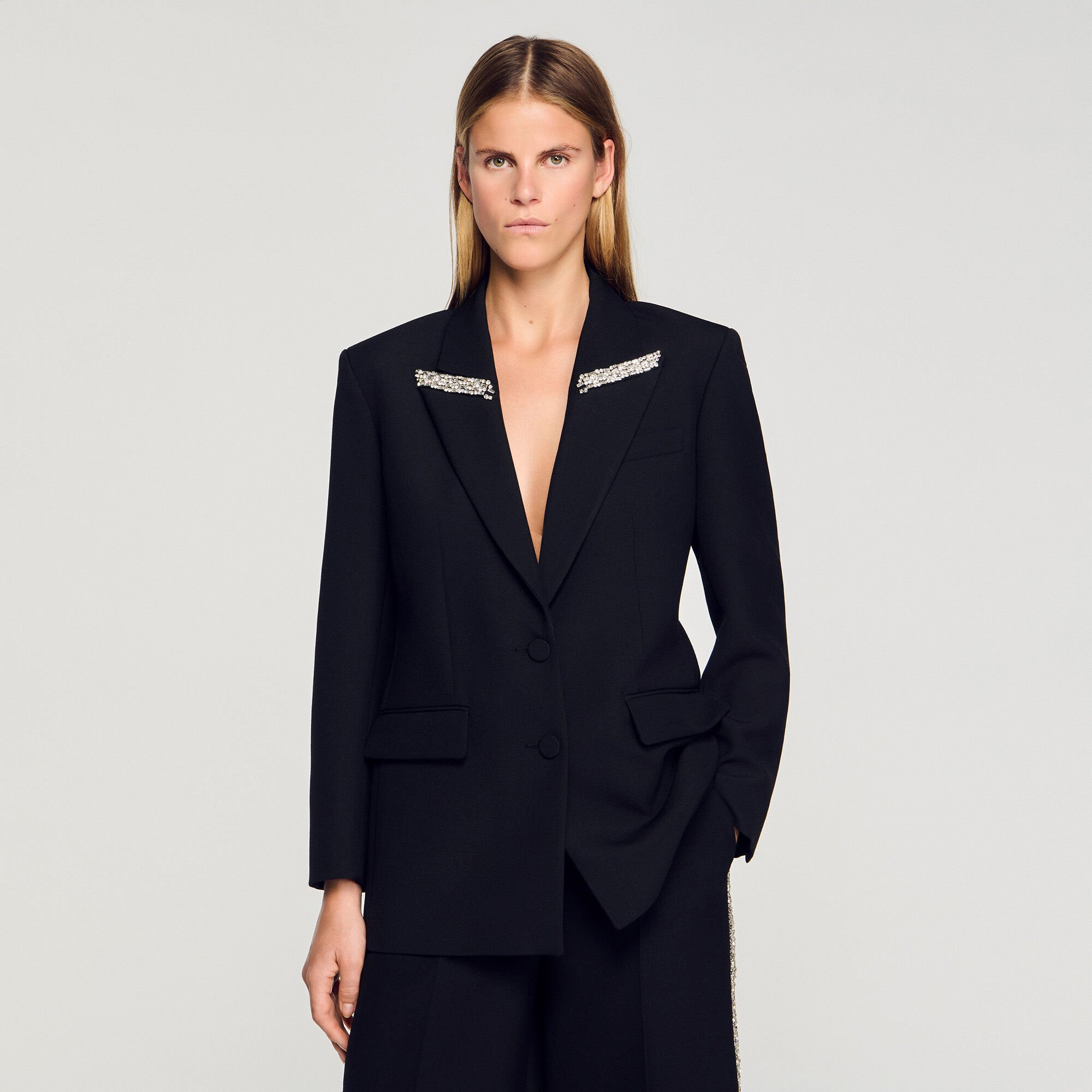 Veste à col strassé