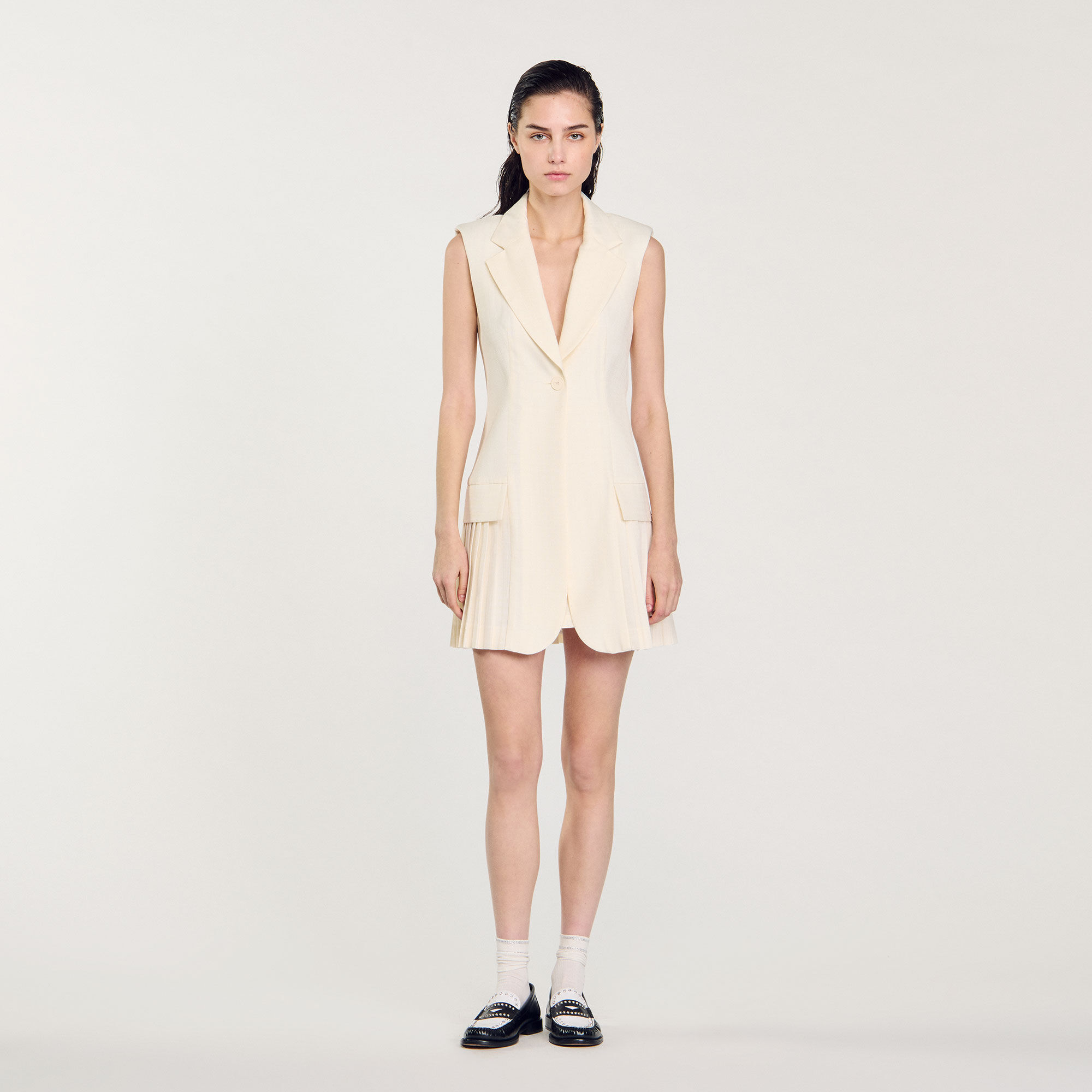 Robe courte tailleur plissee