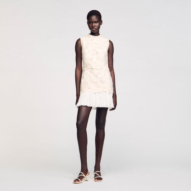 Robe courte en guipure 