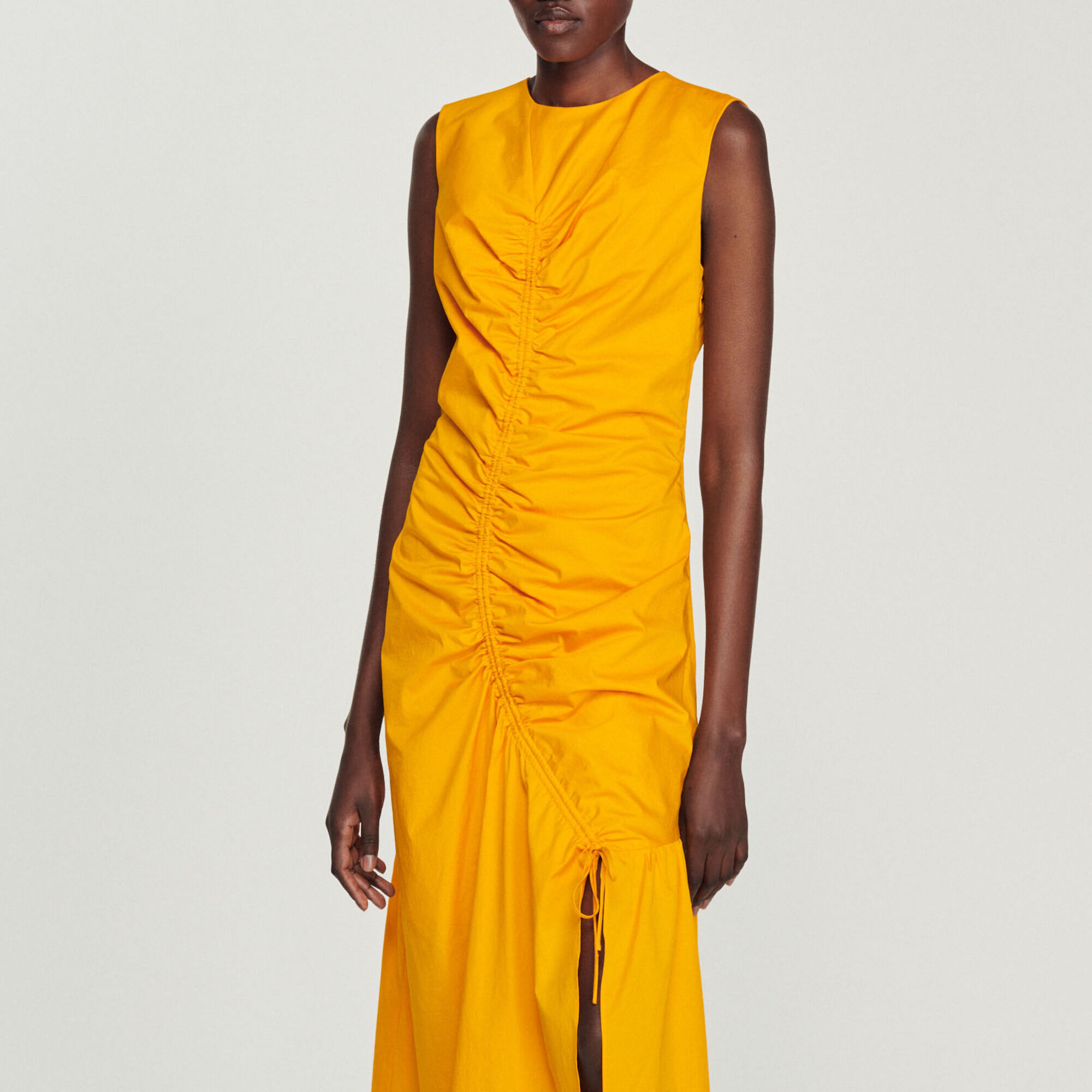 Robe longue fronc&eacute;e