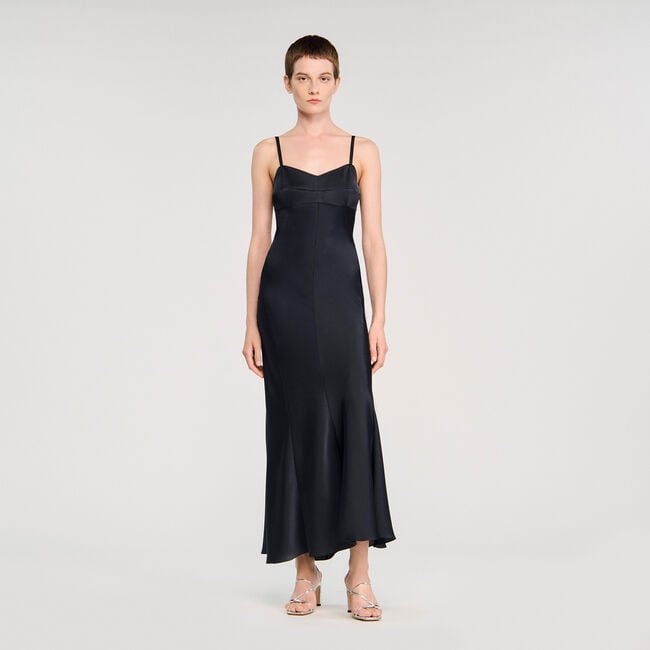 Robe longue satinée 