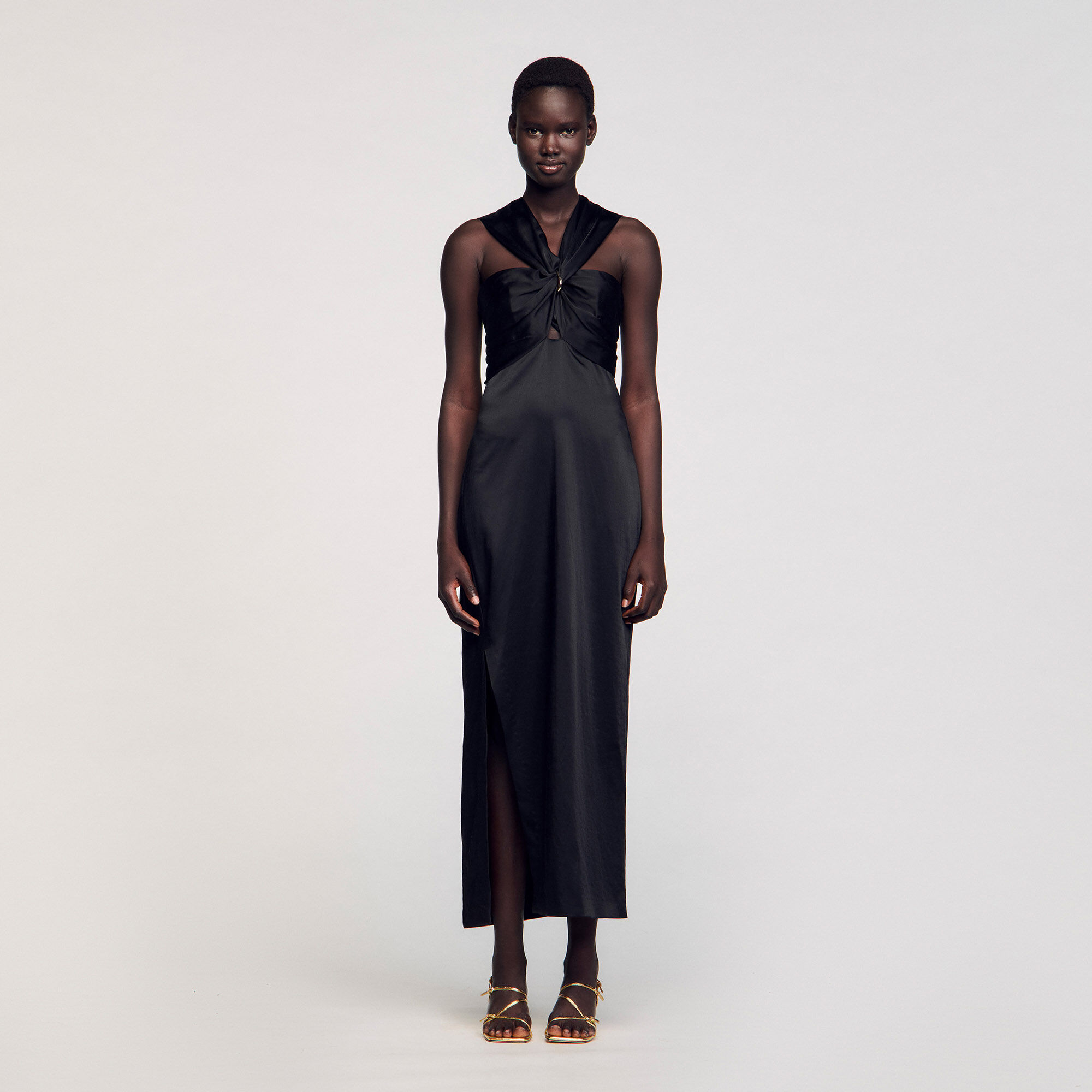 Robe longue  satinée fendue