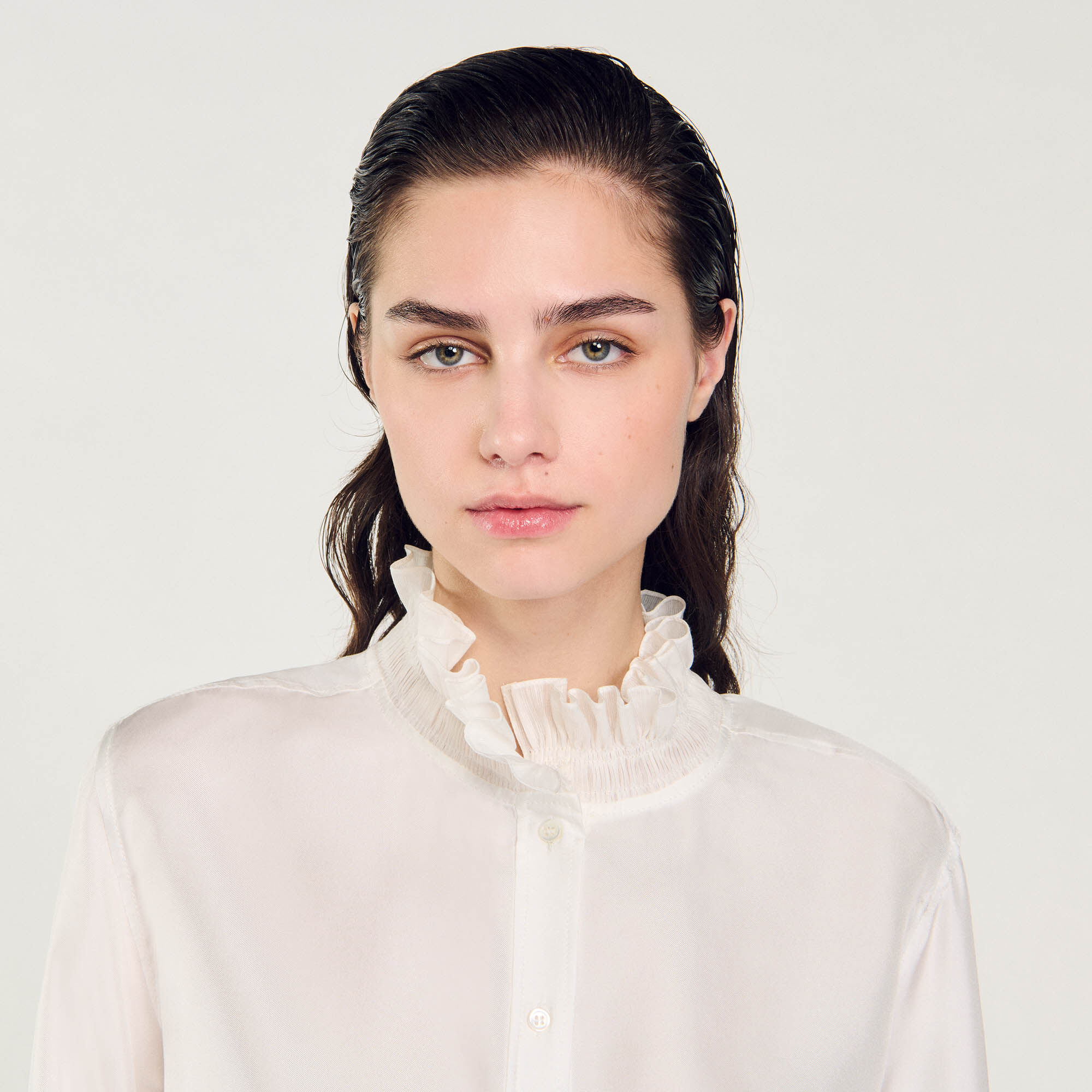 Chemise en soie à col froncé