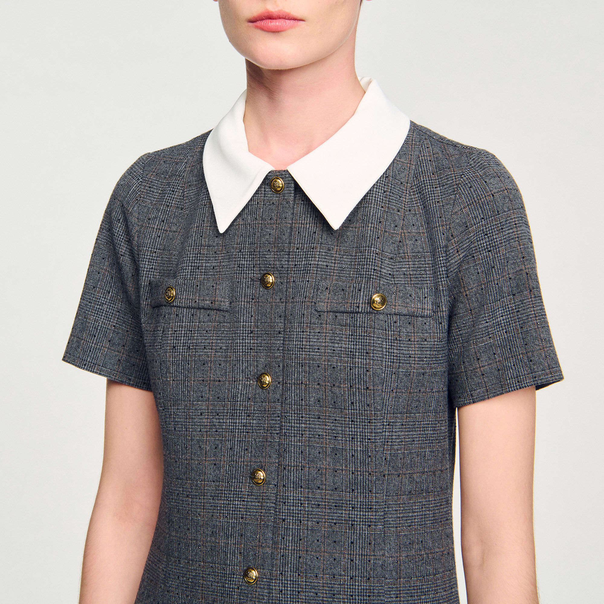 Robe courte plissée strassée