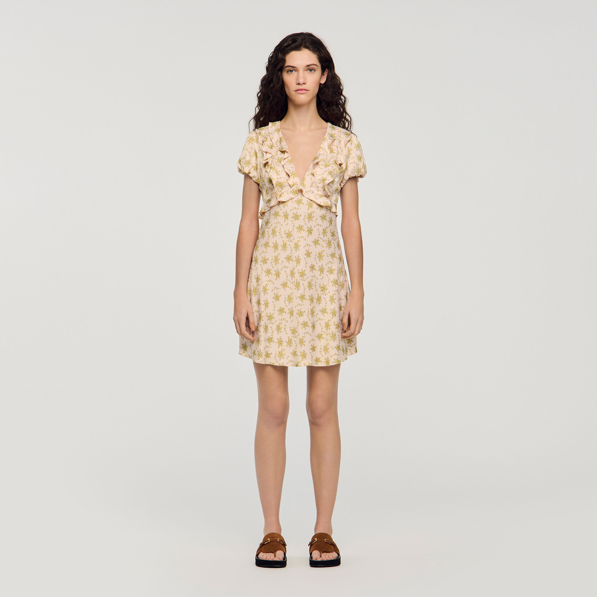 Robe courte &agrave; imprim&eacute; fleurs