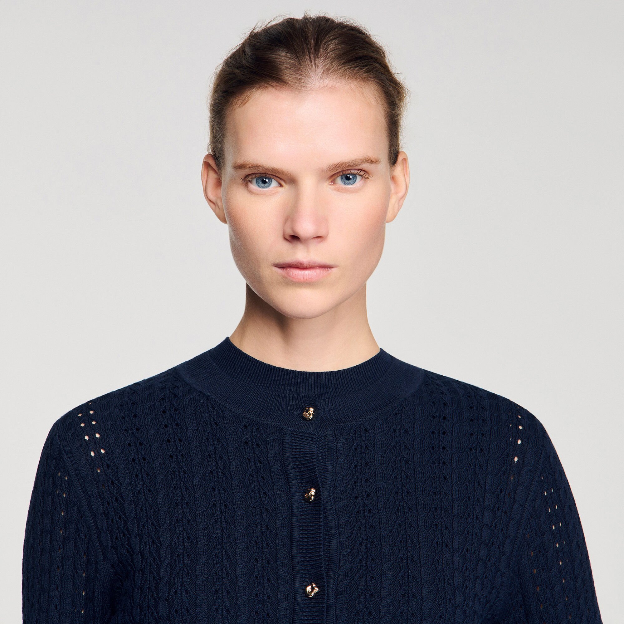 Cardigan court en maille textur&eacute;e