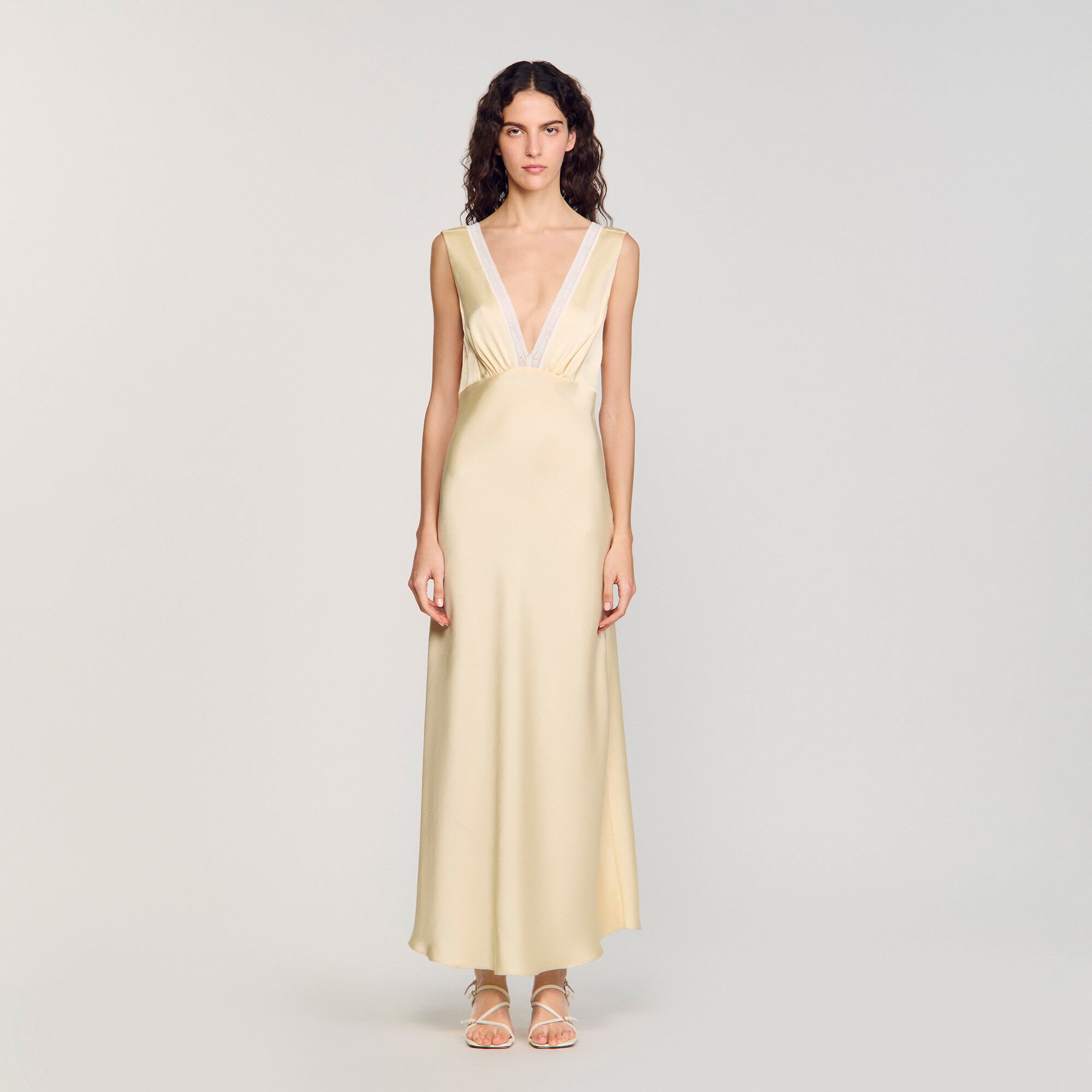 Robe longue satinée
