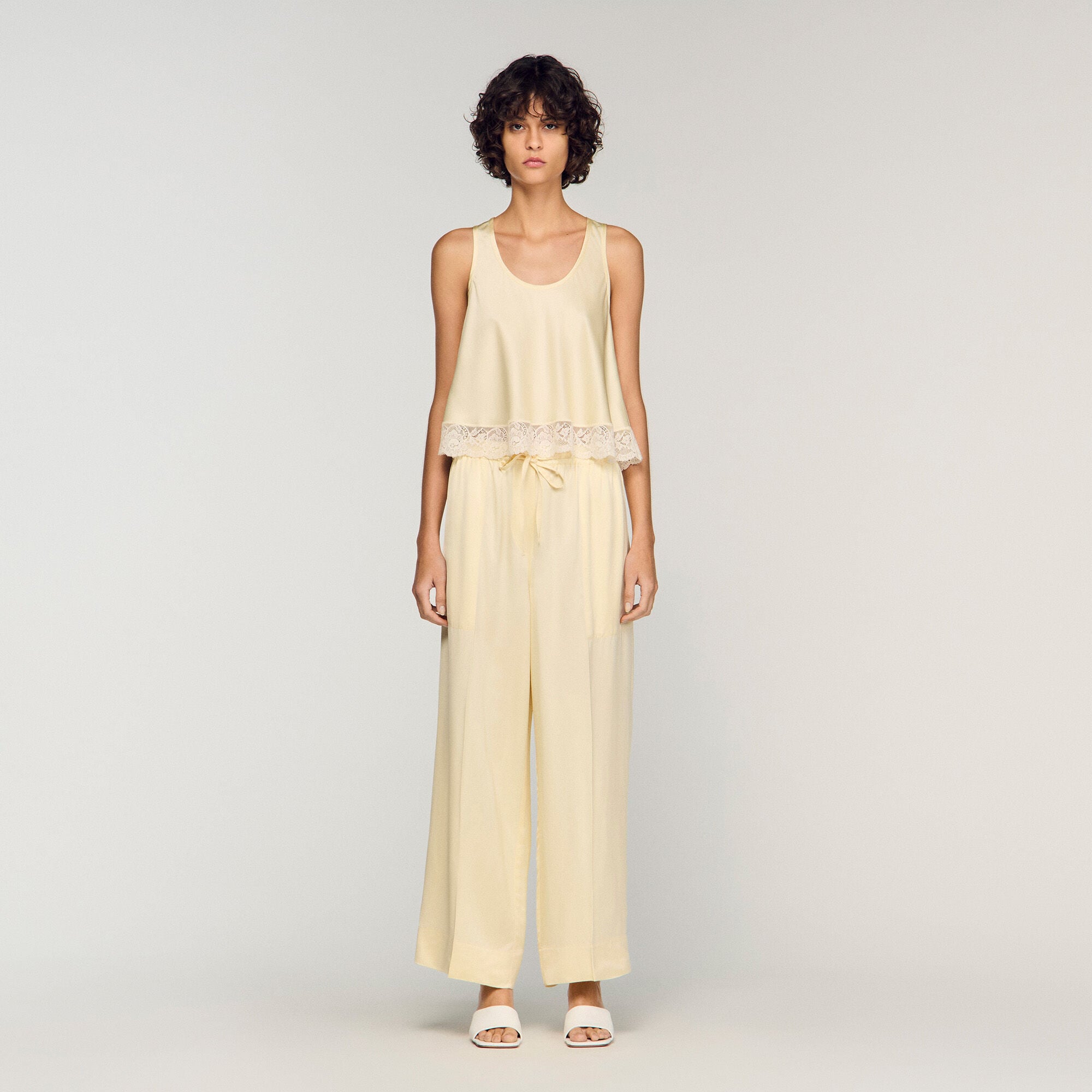 Pantalon large satin&eacute;