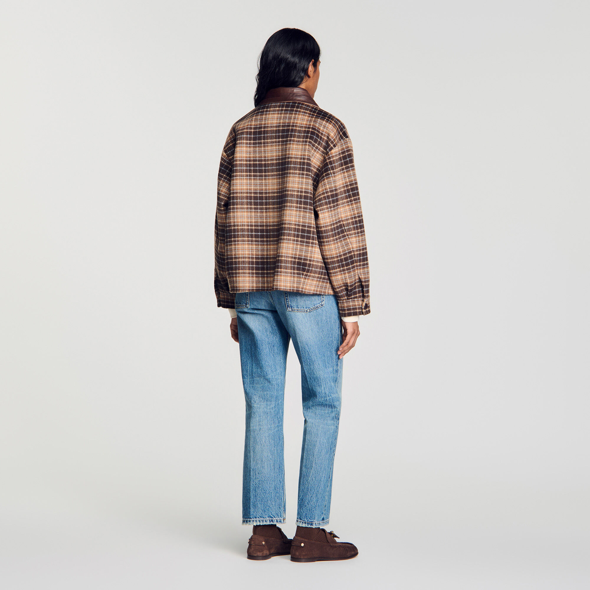 Manteau &agrave; carreaux col en cuir