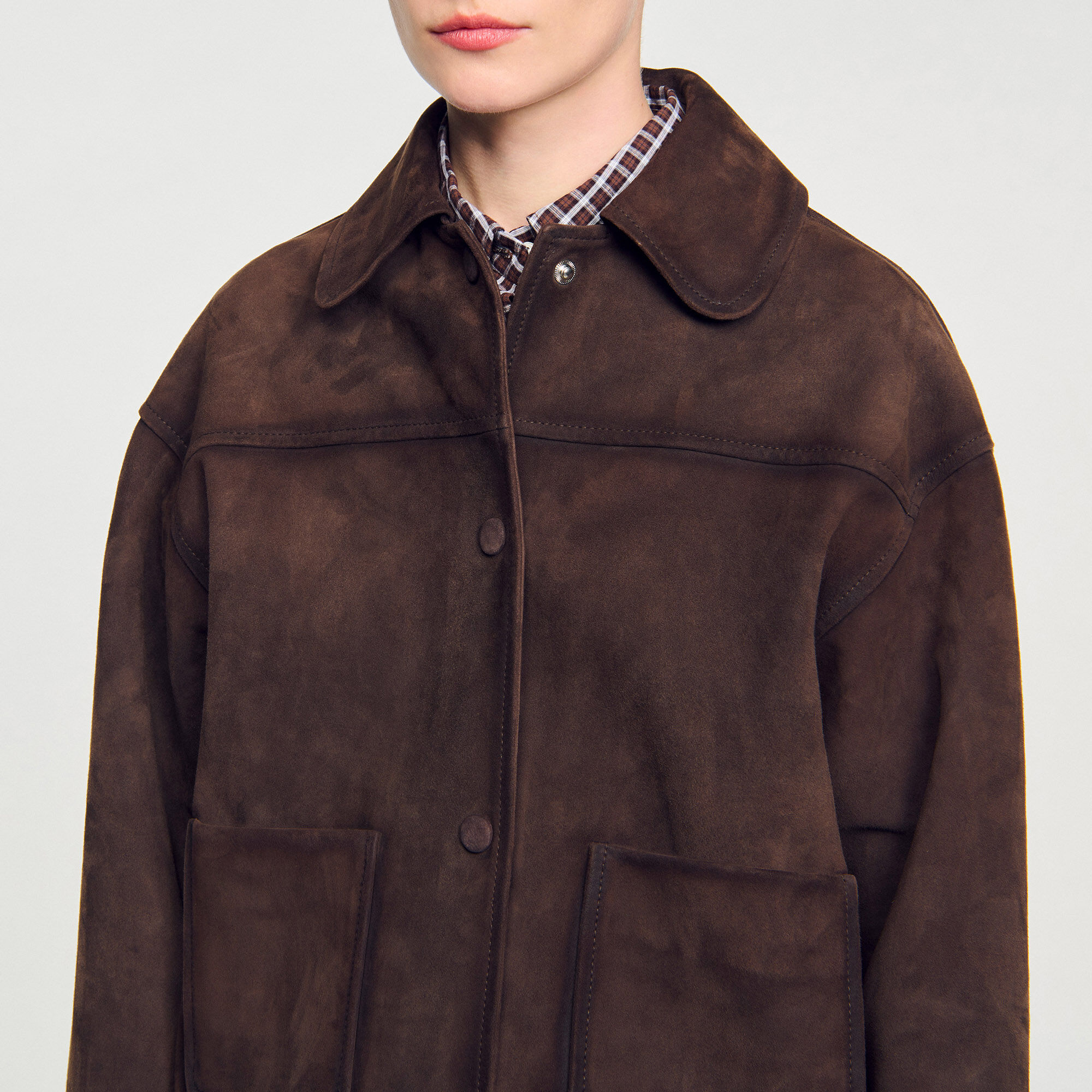 Veste en cuir suède ornée de studs