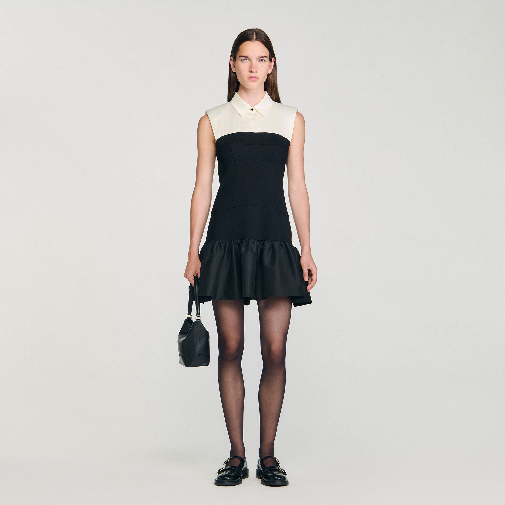 Robe courte bicolore volantée