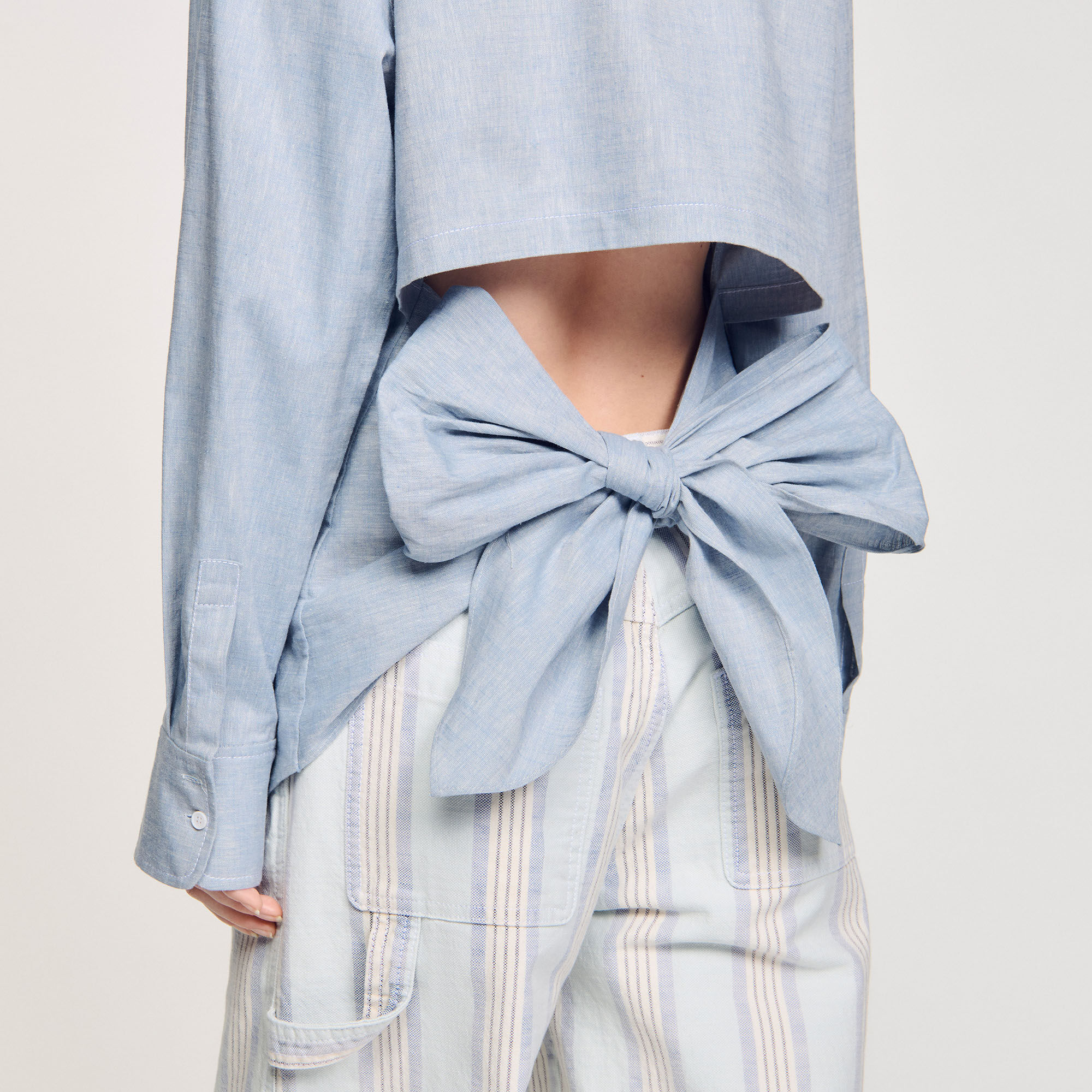 Chemise longue à dos noué