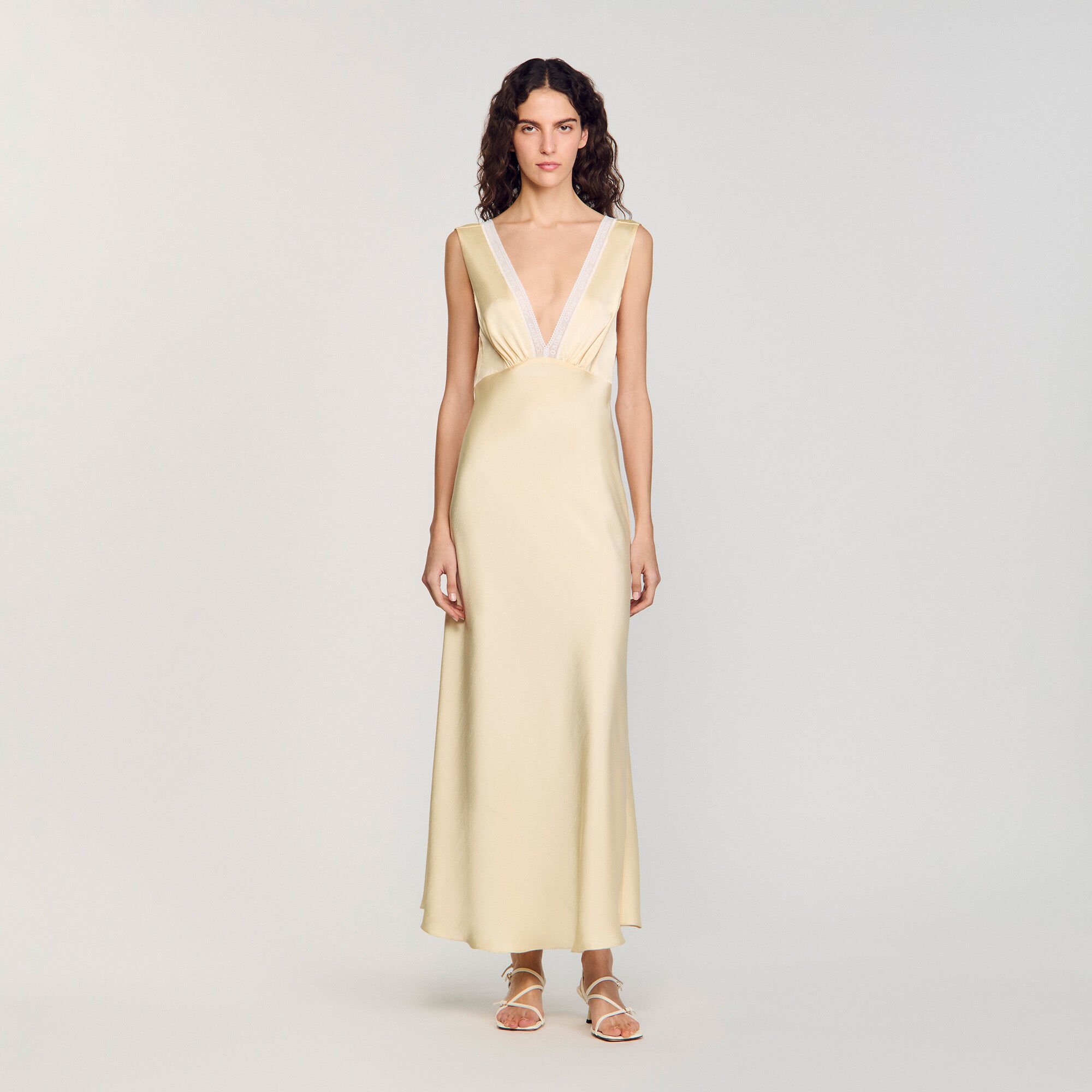 Robe longue satinée
