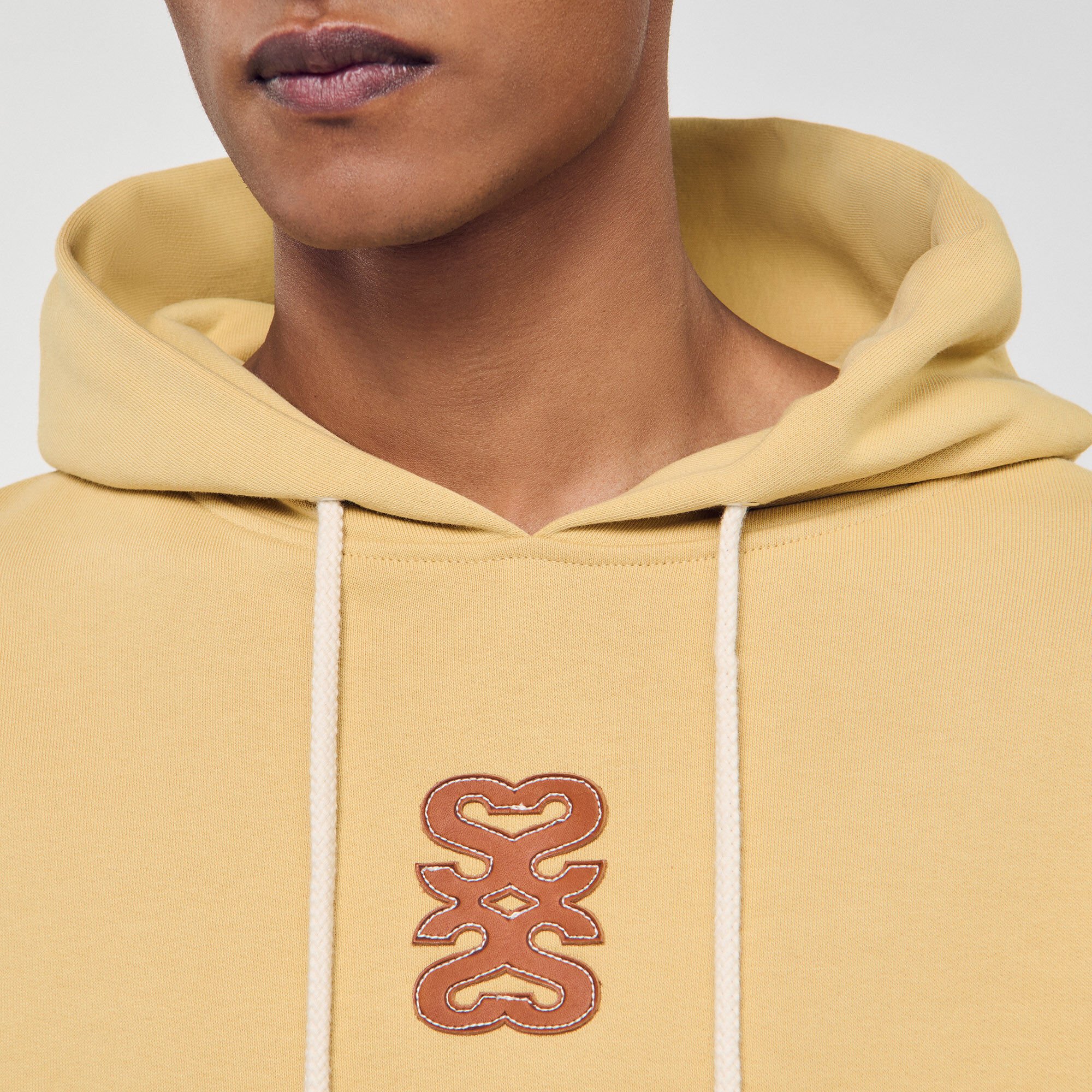 Sweatshirt à patch en cuir