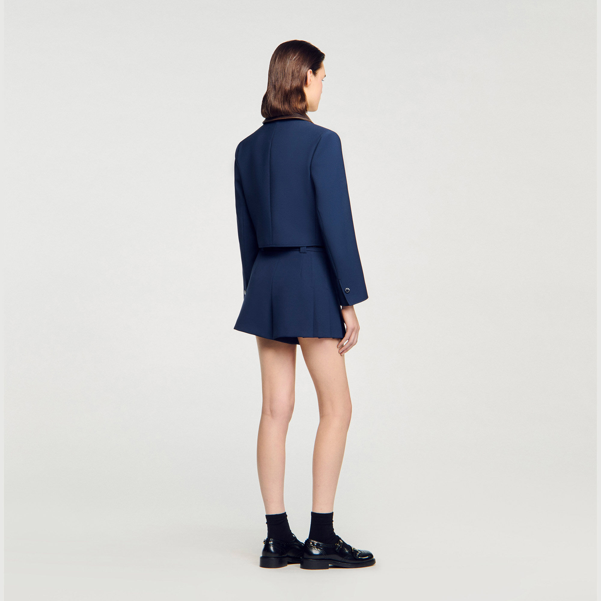 Veste courte à col en cuir 