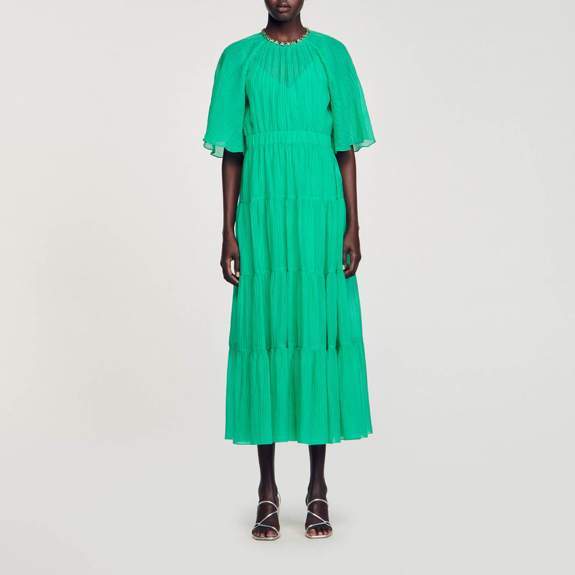 Robe midi à col strassé