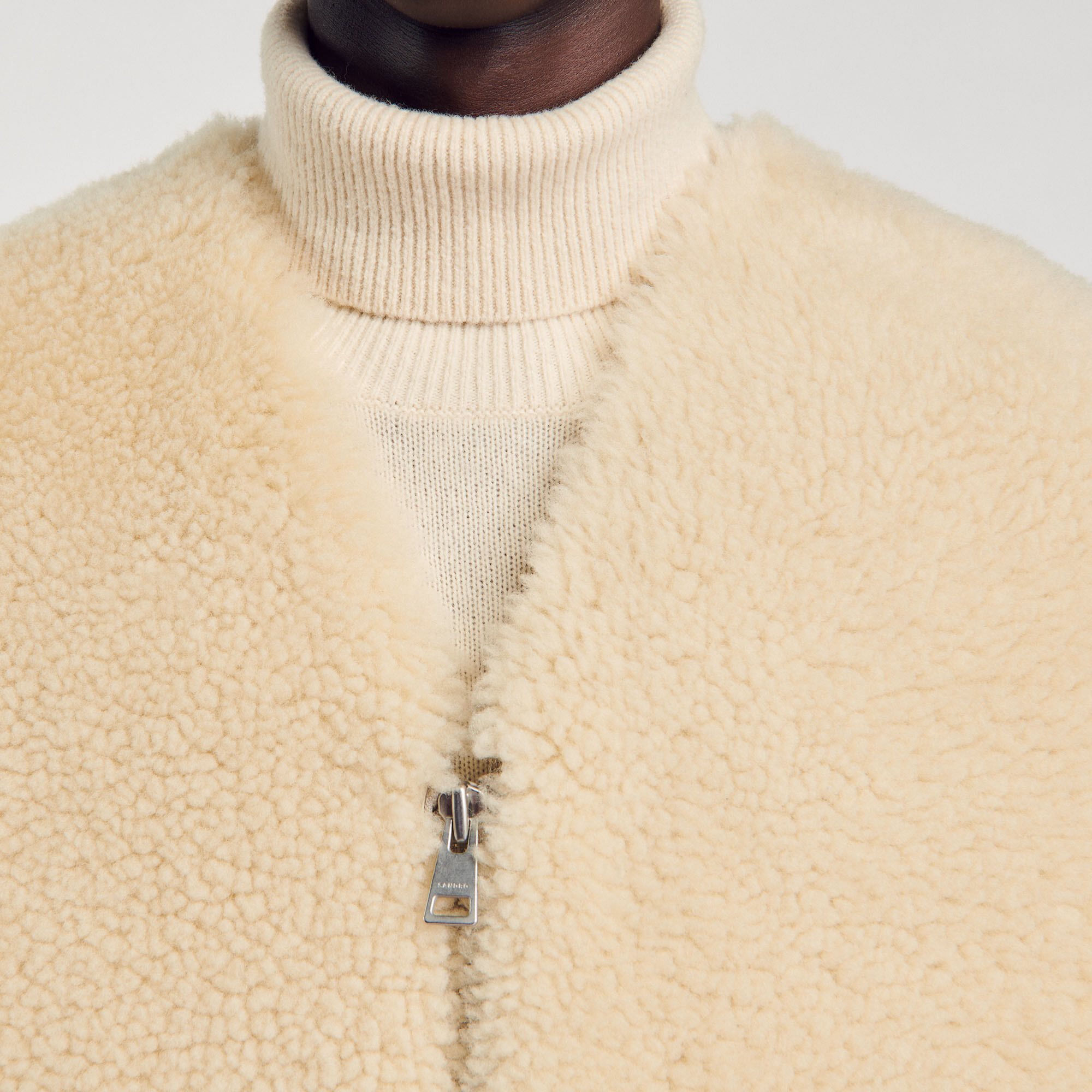 Gilet sans manches en mouton retourn&eacute; - Homme | Sandro Paris