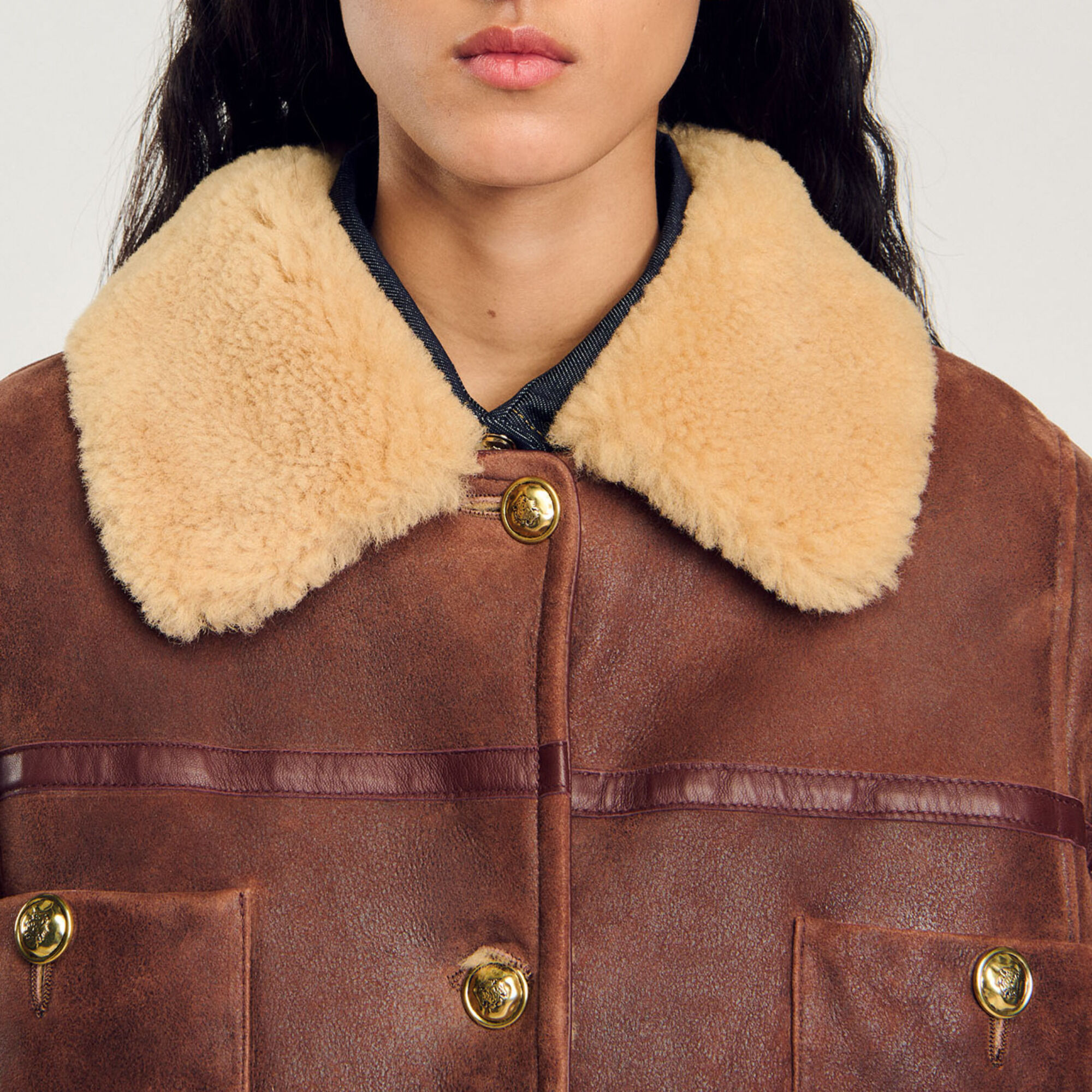 Veste en peau lain&eacute;e