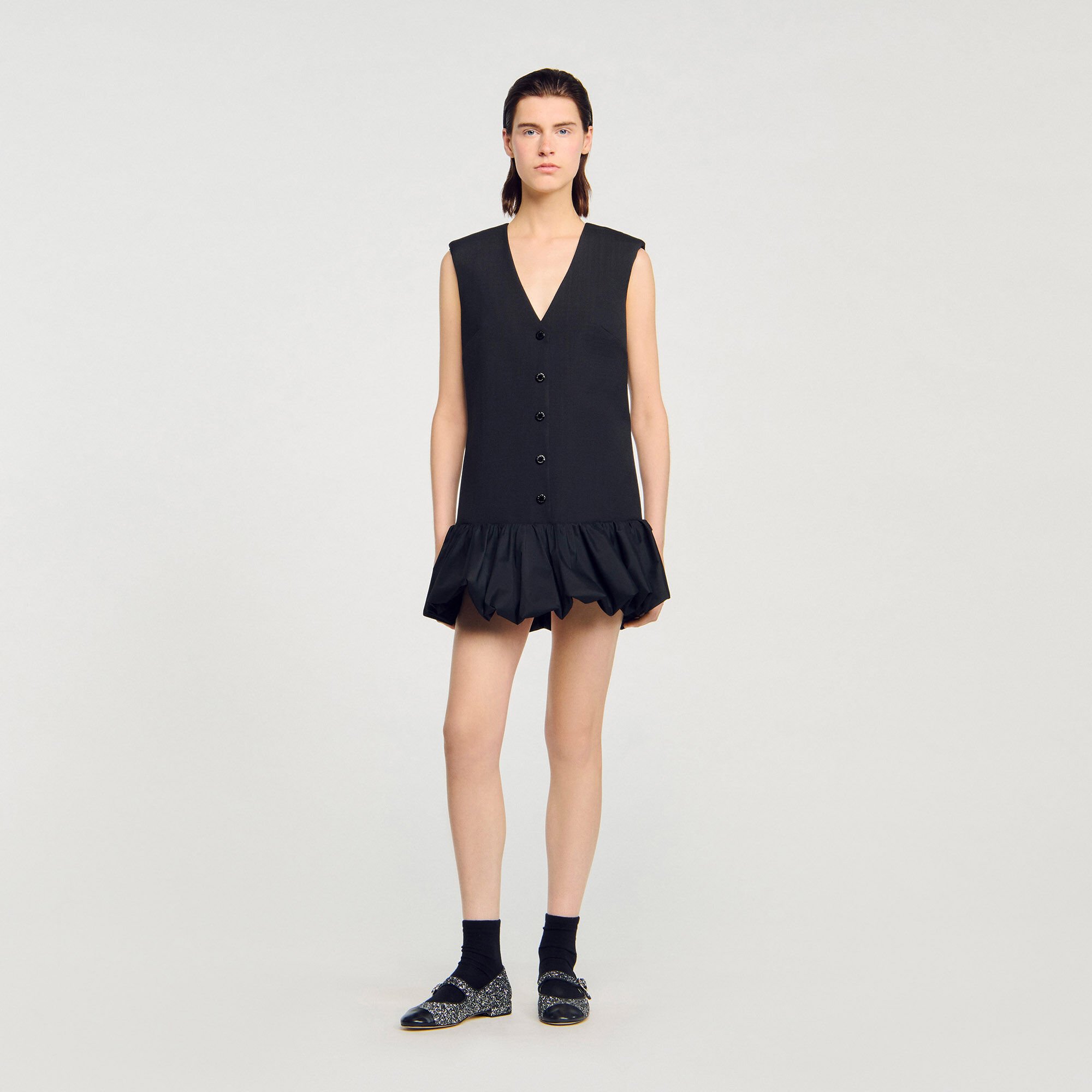 Robe courte de tailleur à volant 