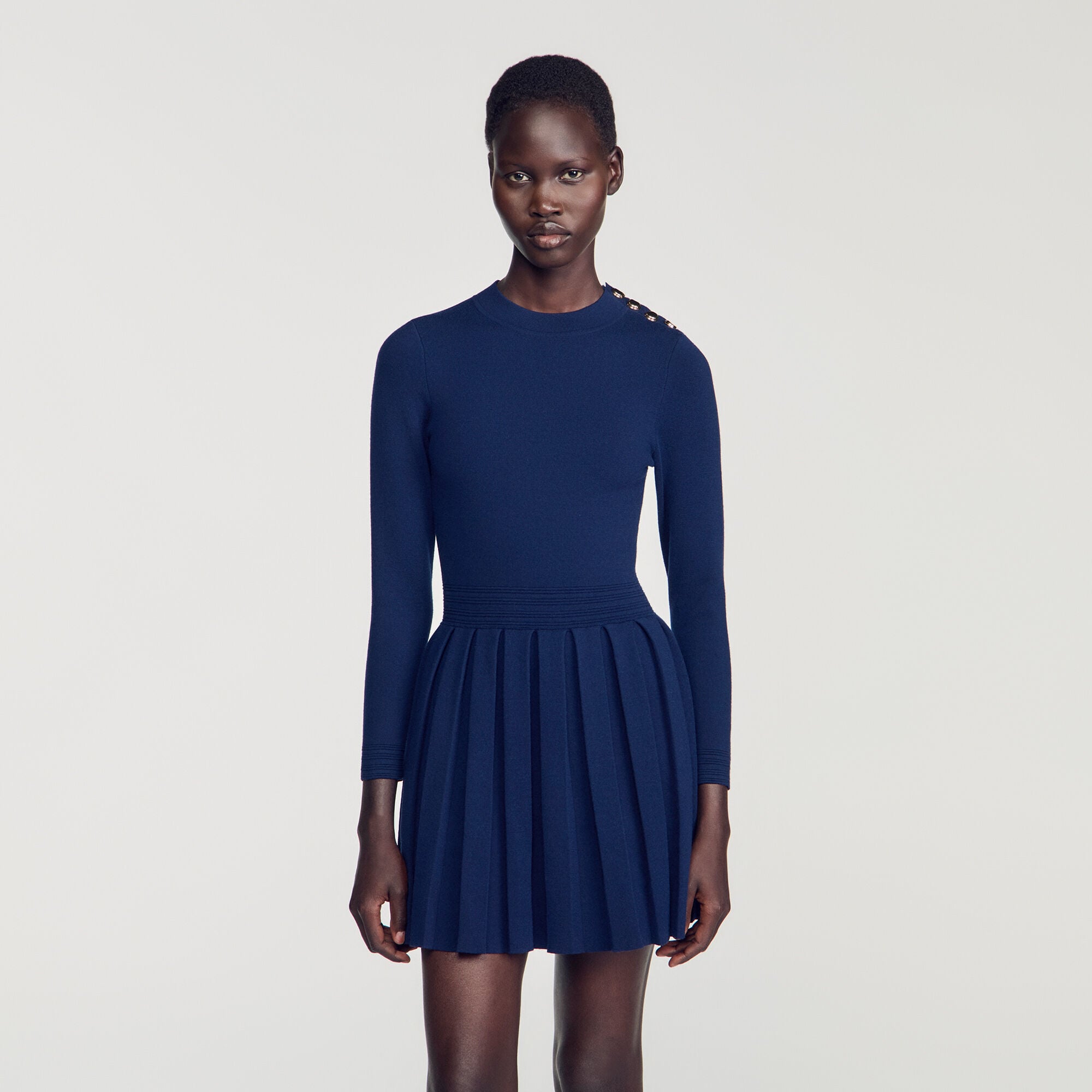 Robe courte en maille &agrave; boutons - Femme | Sandro Paris