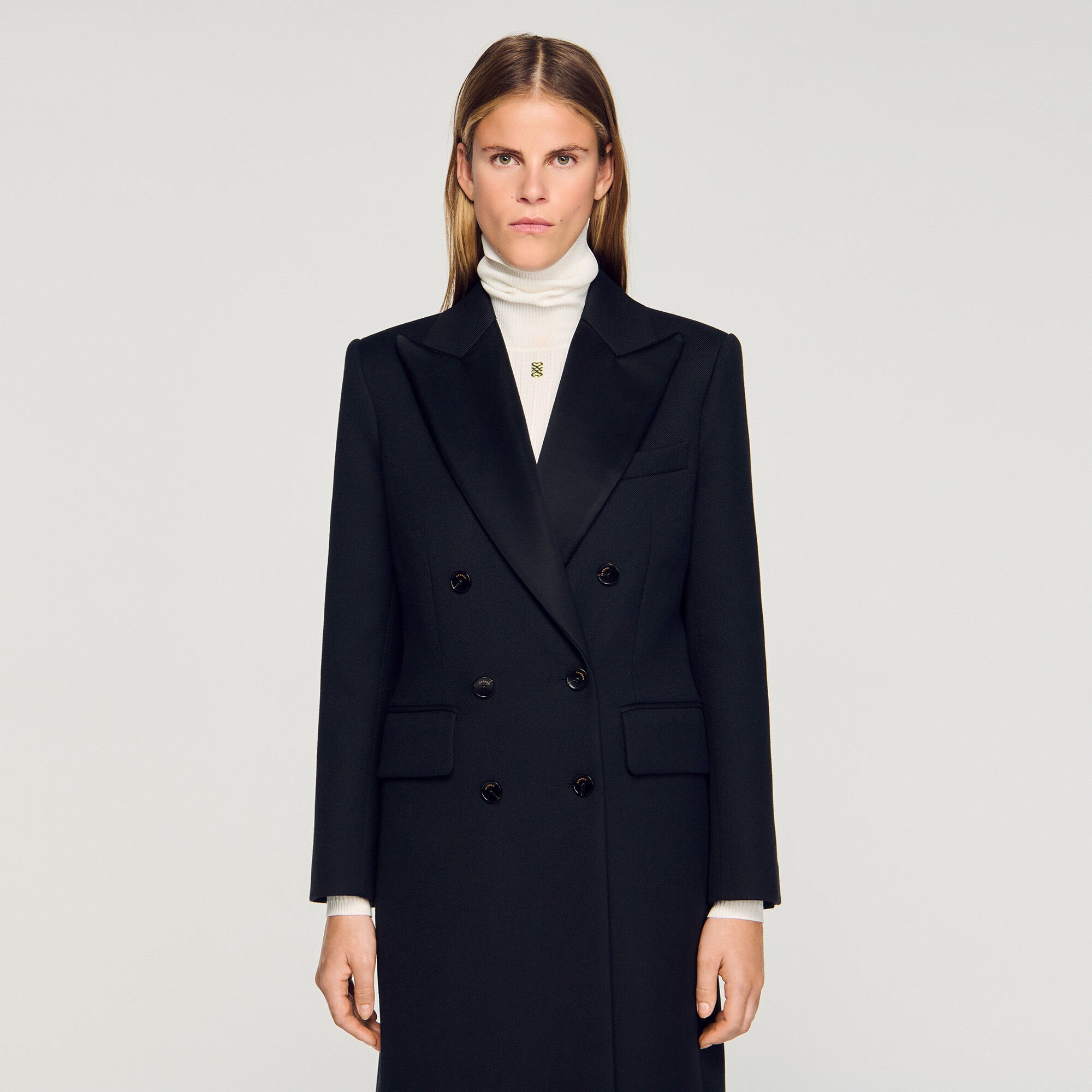 Manteau long à revers satinés