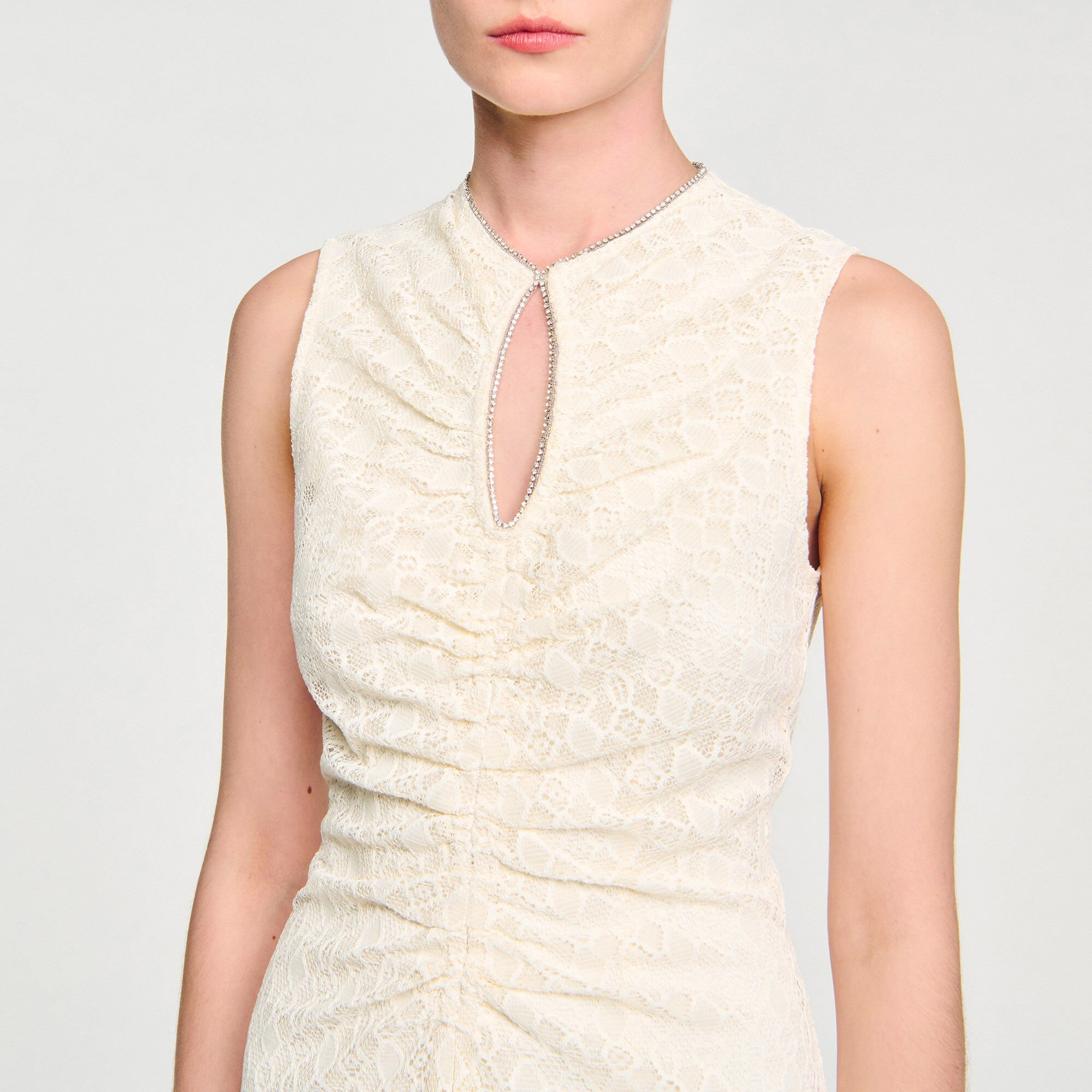 Robe longue en dentelle 