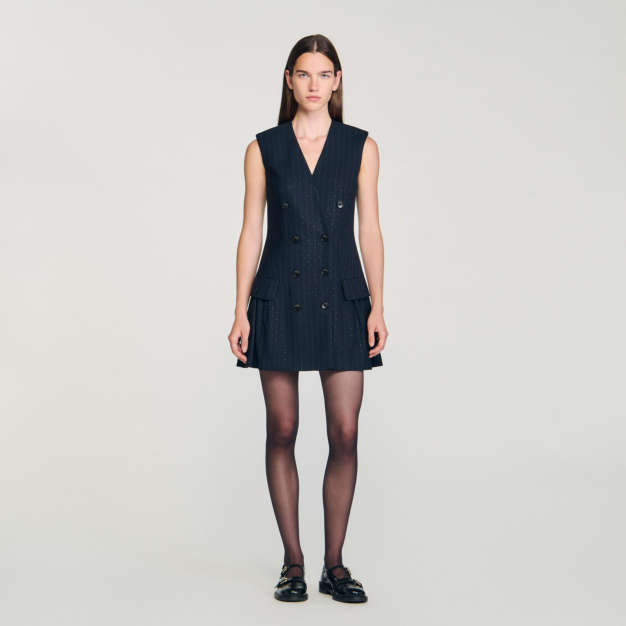 Robe courte tailleur strassée